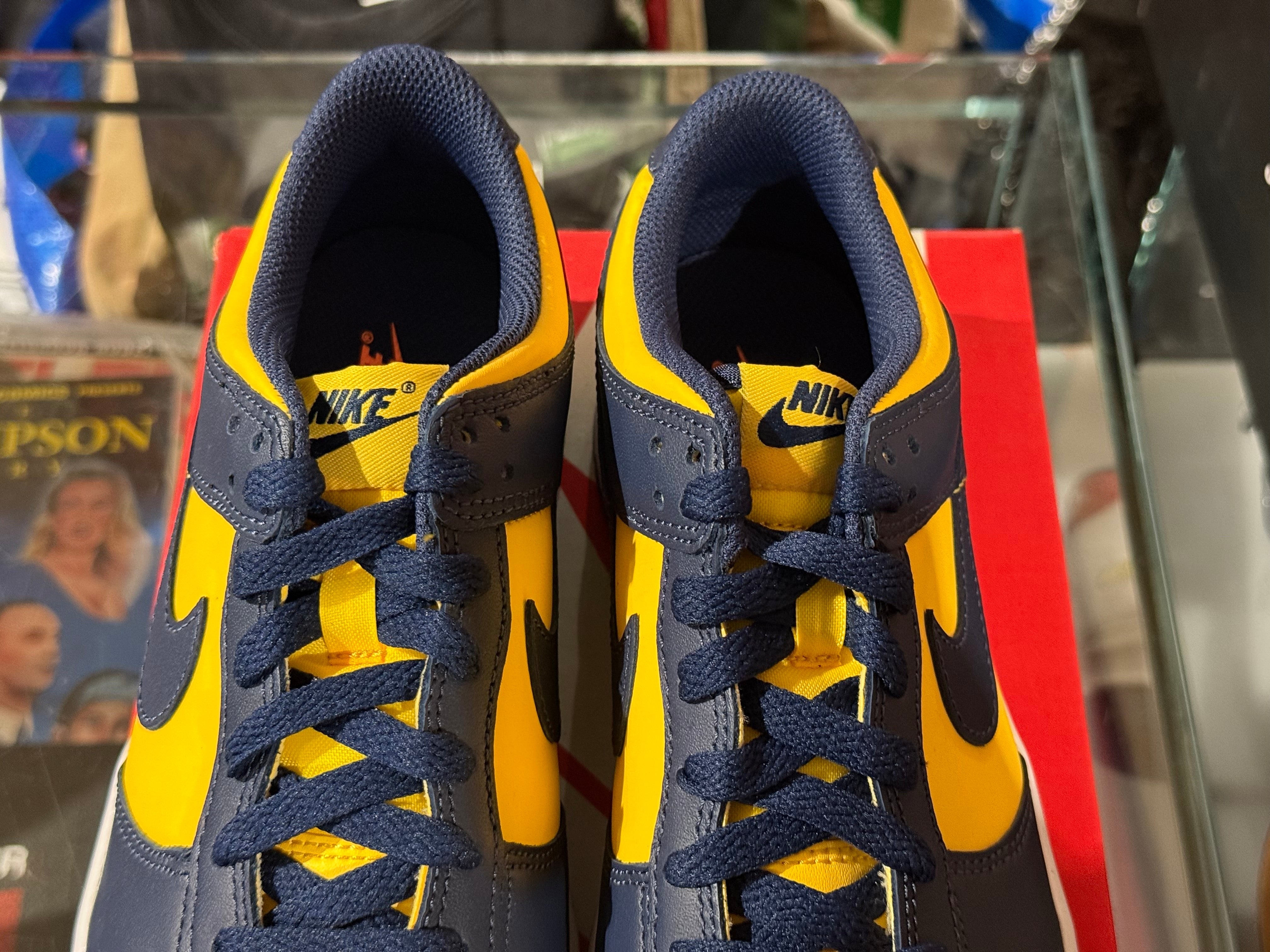 Nike Dunk Low (GS) - Michigan Size 4Y