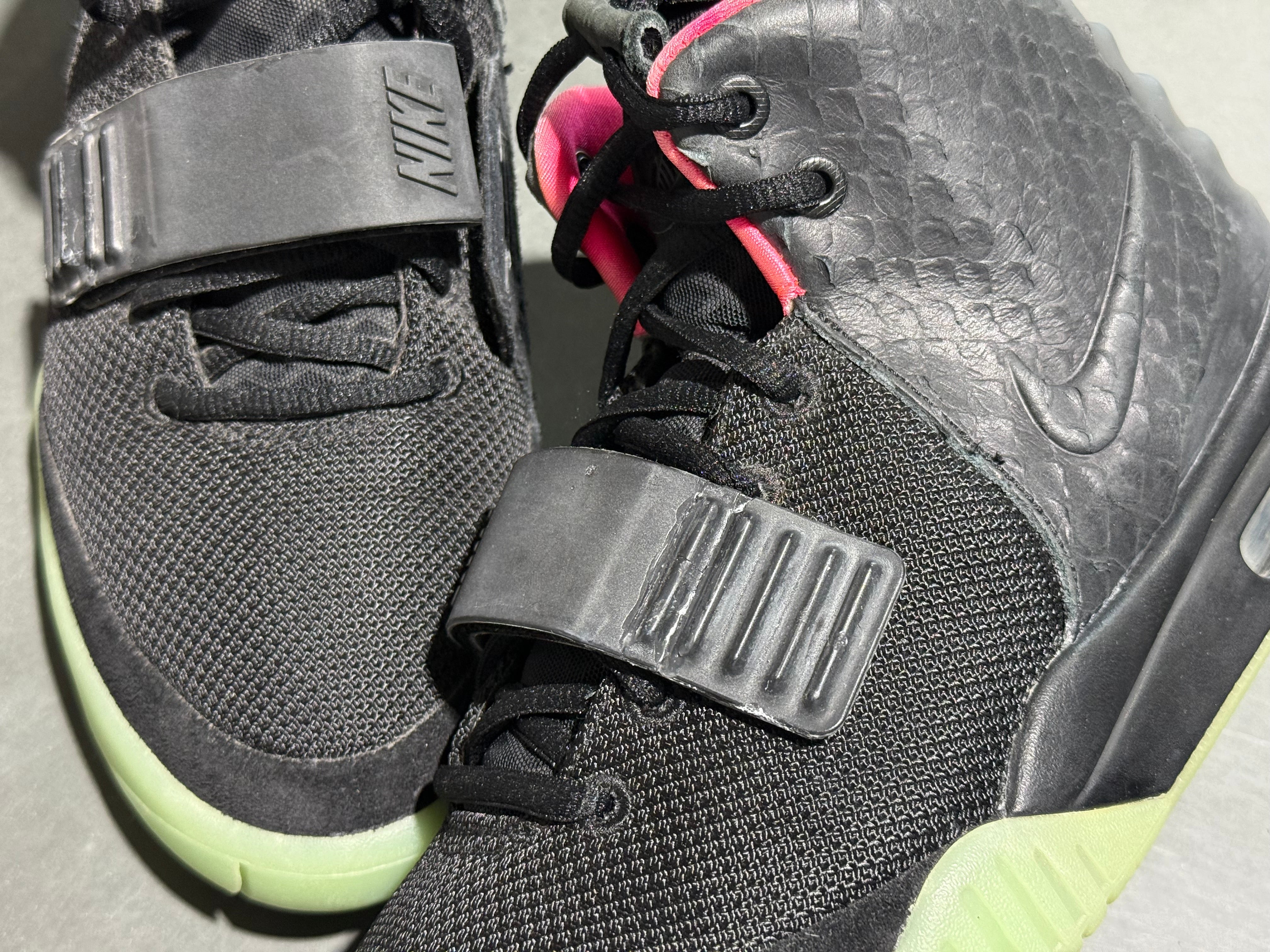 Nike Air Yeezy 2 NRG - Solar Red Size 9