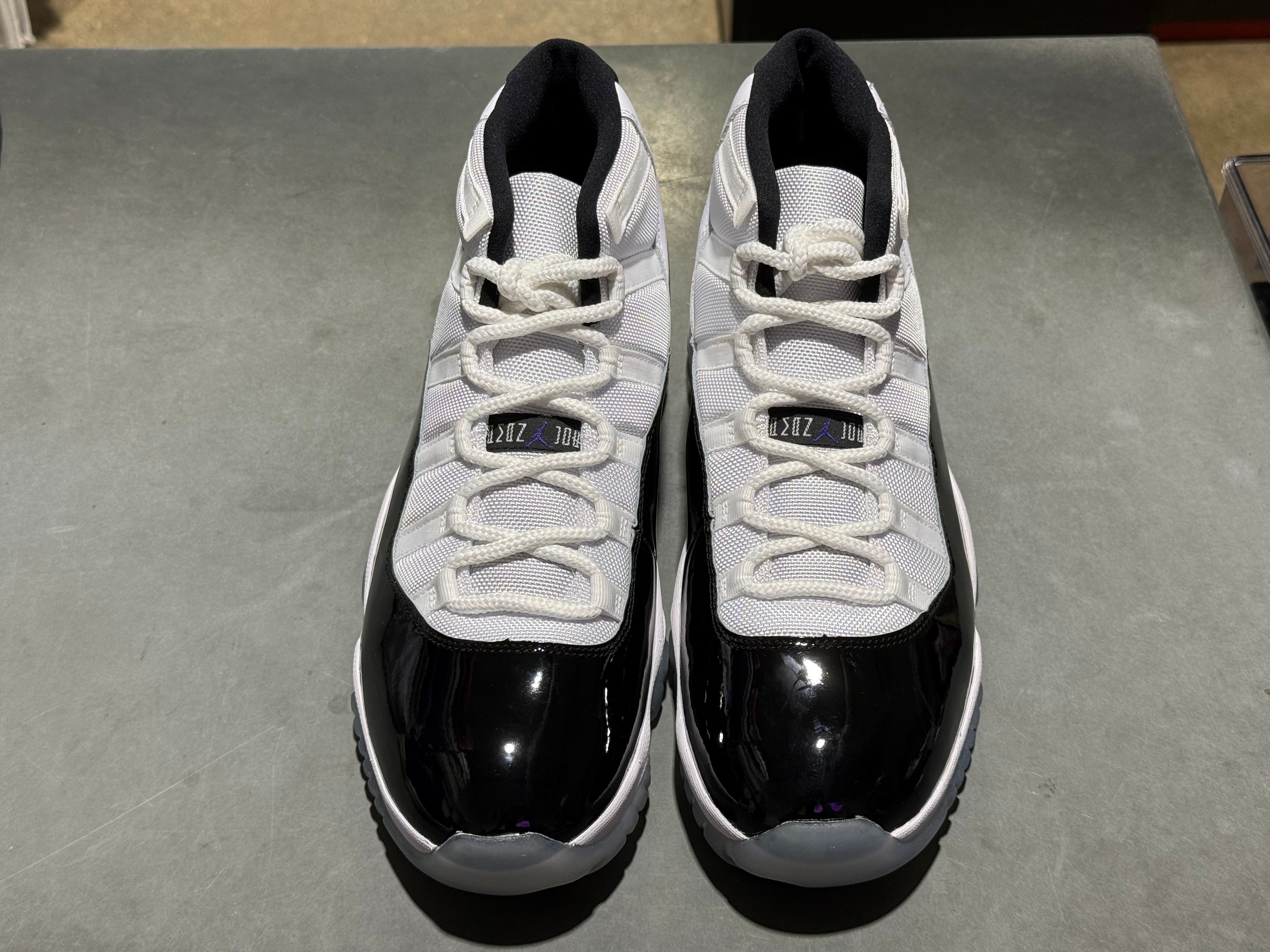 Air Jordan 11 Retro - Concord 2018 Size 11.5