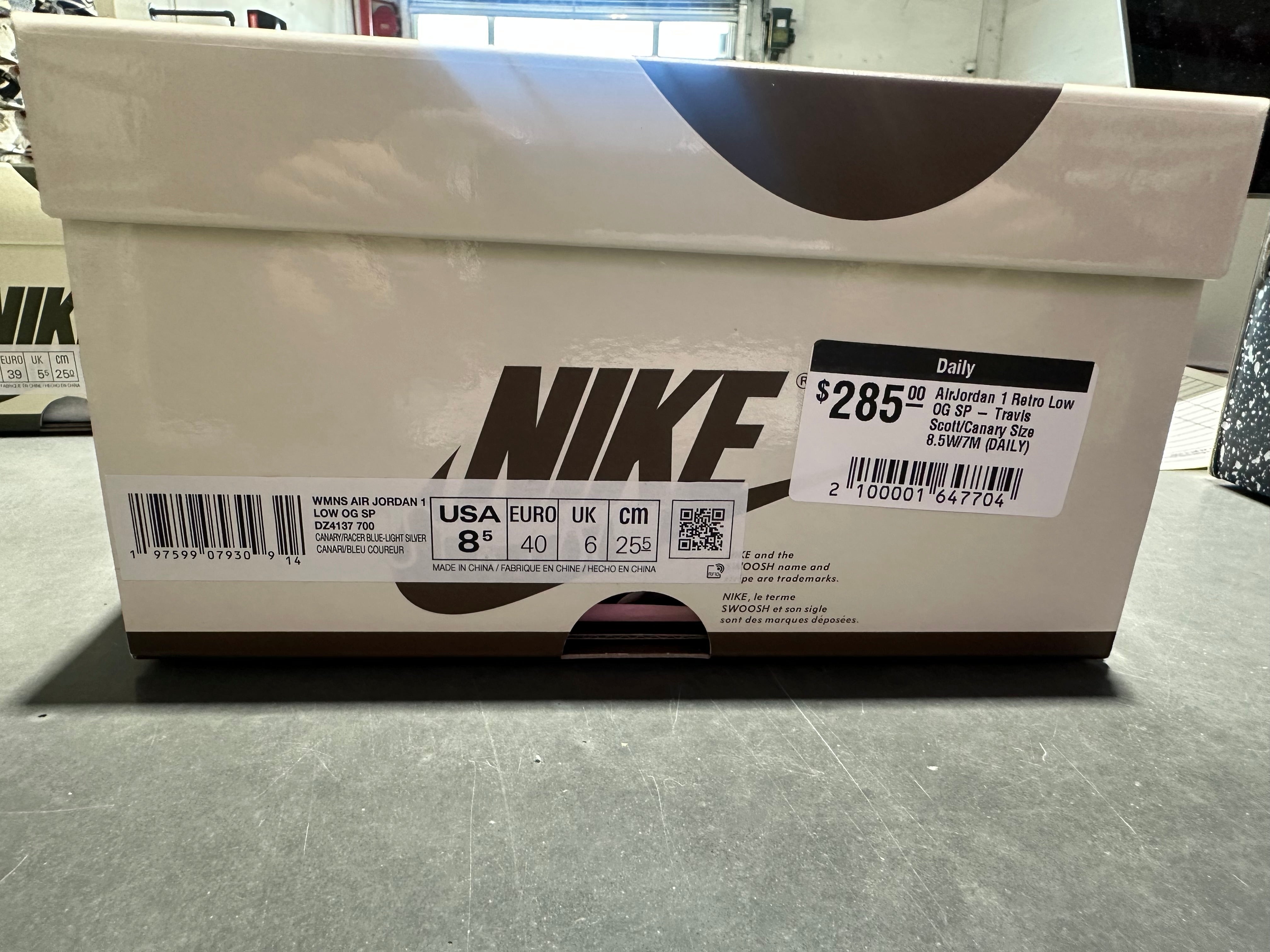 AirJordan 1 Retro Low OG SP - Travis Scott/Canary Size 8.5W/7M