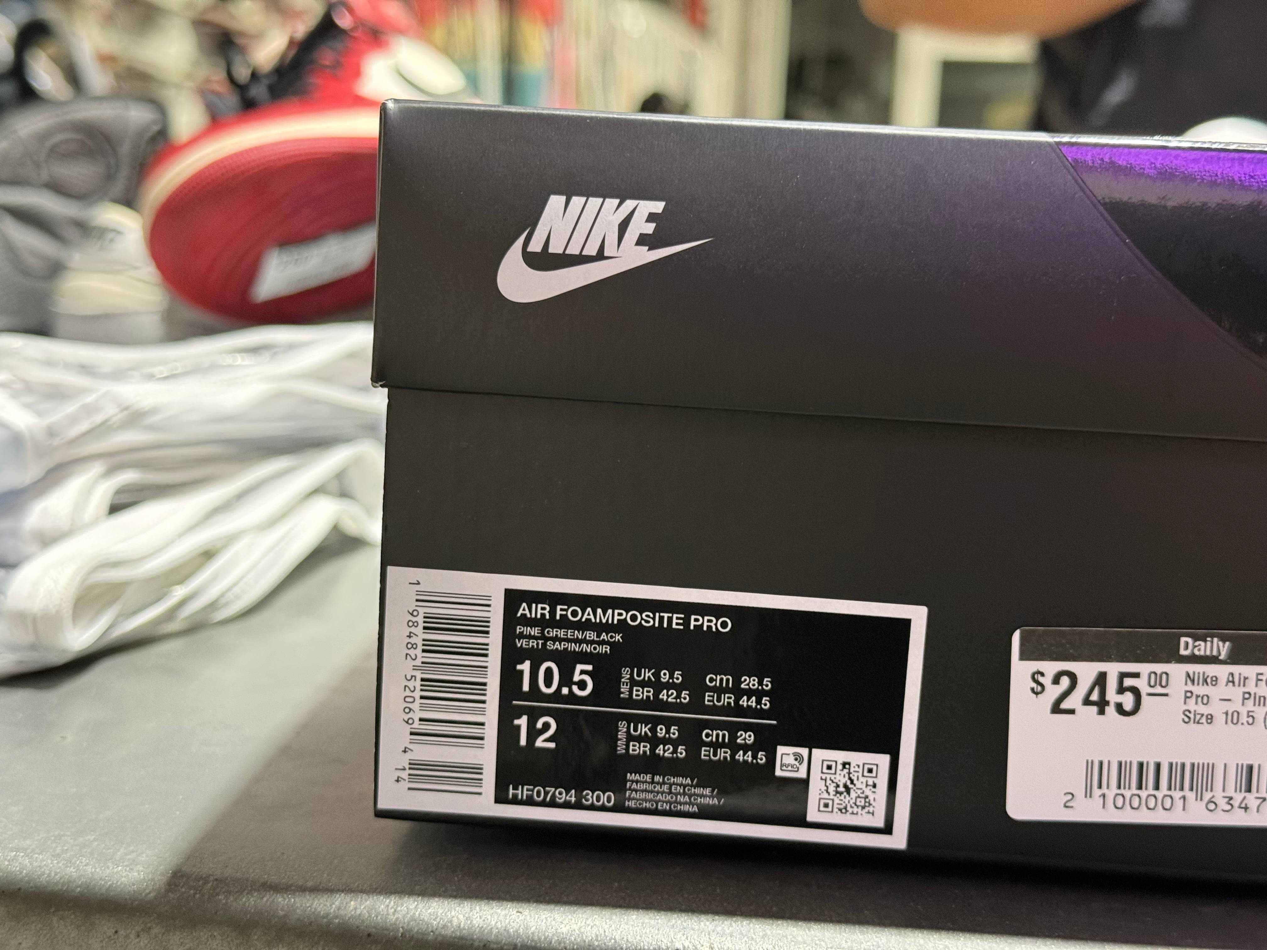 Nike Air Foamposite Pro - Pine Green 2025 Size 10.5