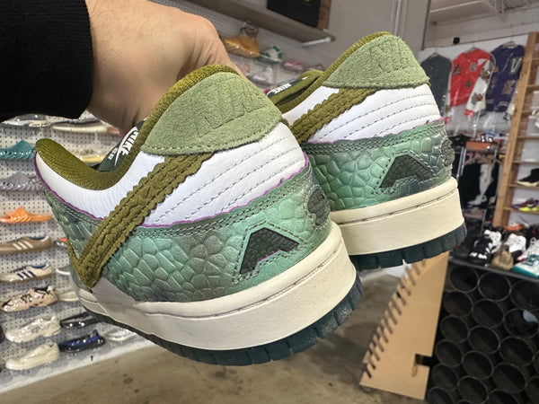 Nike SB Dunk Low - Alexis Sablone Chameleon