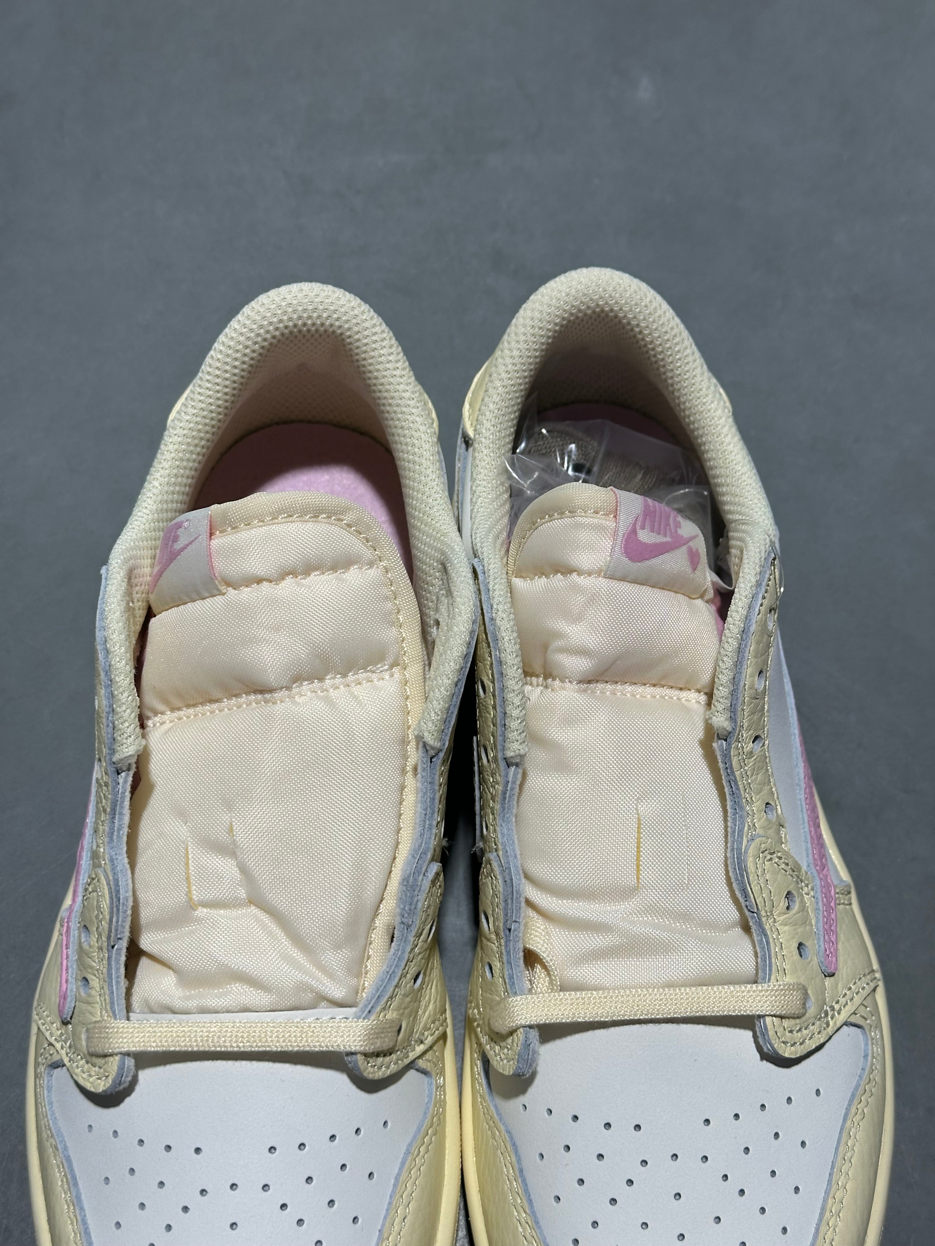Air Jordan 1 Low OG SP PS - Travis Scott/Shy Pink Size 3Y