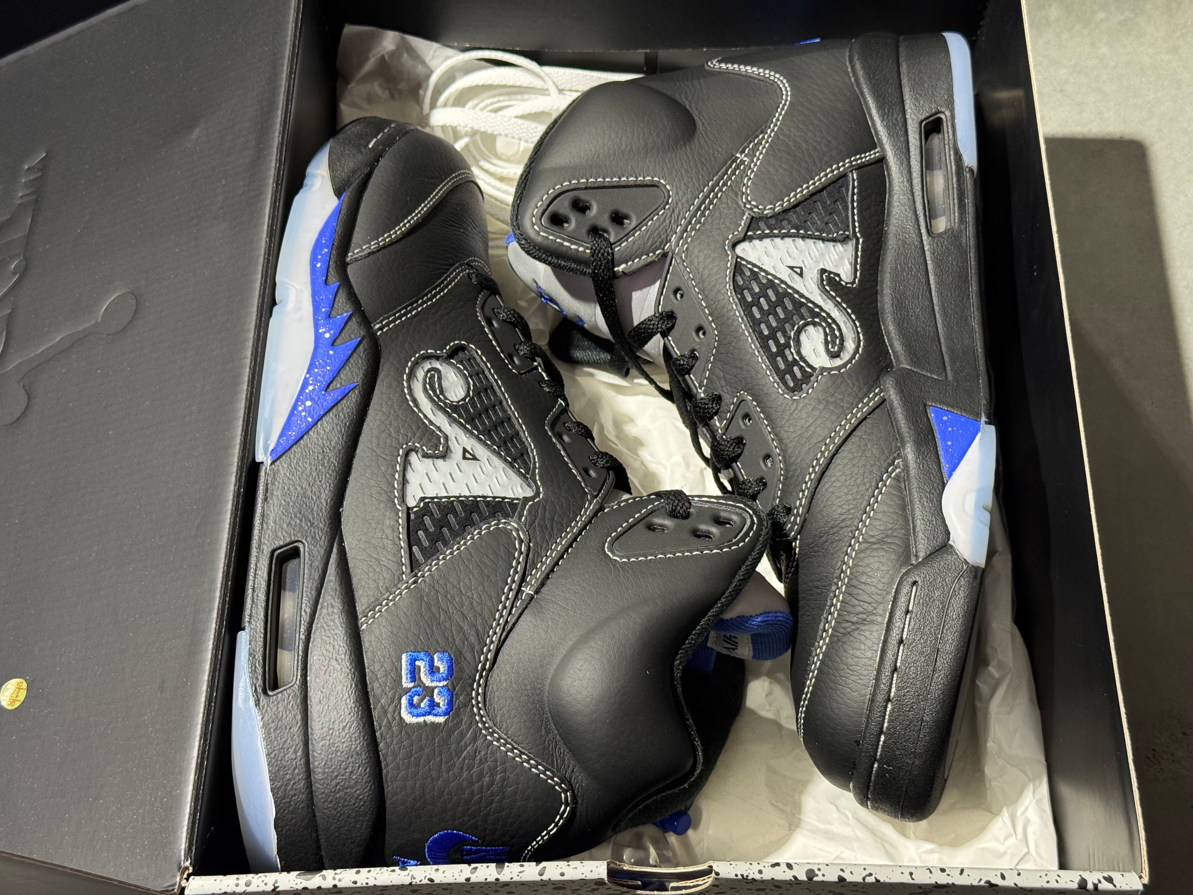 Air Jordan 5 Retro Awake NY - Black Size 11.5