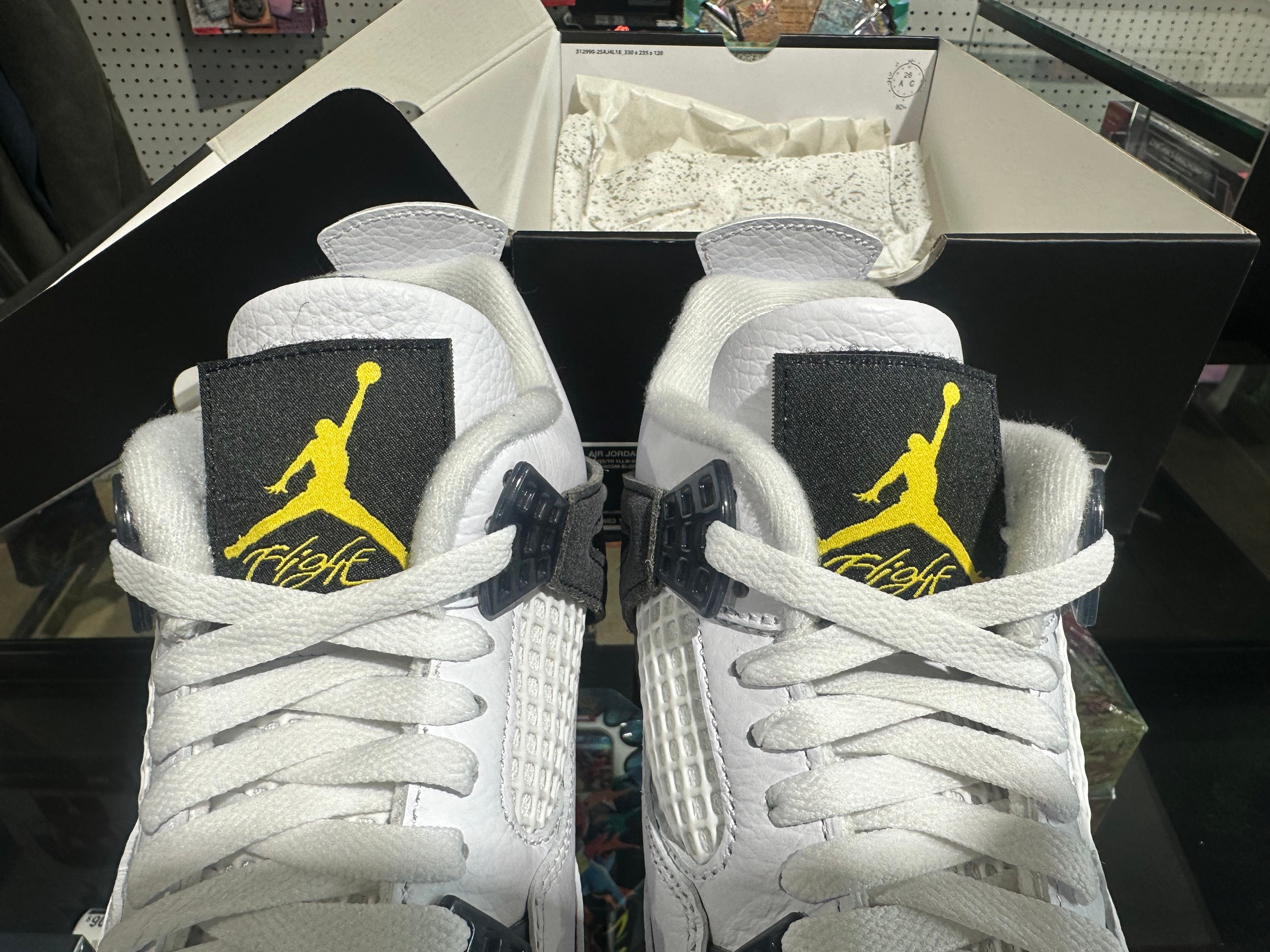 Air Jordan 4 Retro - Tour Yellow Size 9