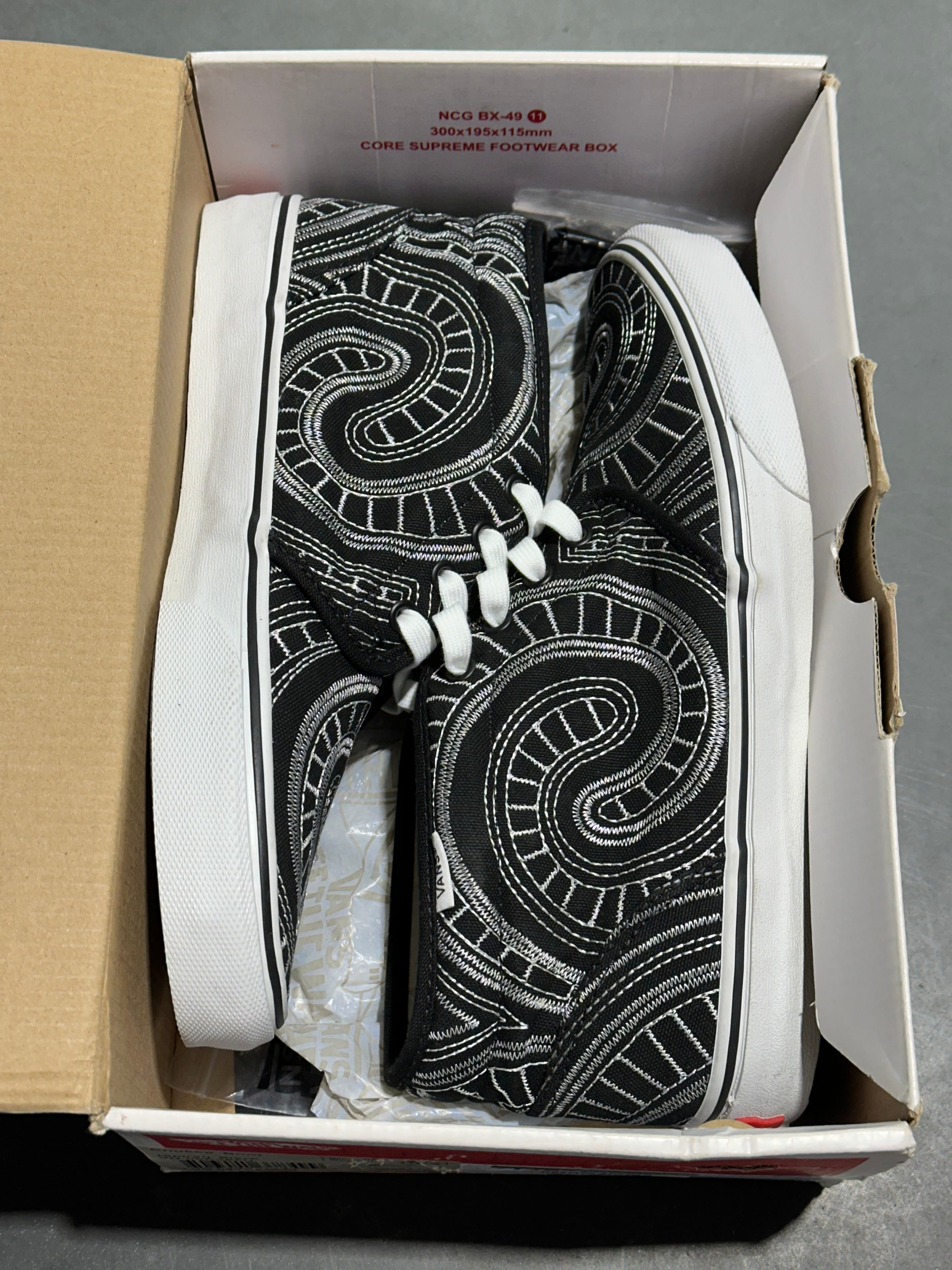 Vans Chukka Boot - Supreme Spiral Black Size 8.5