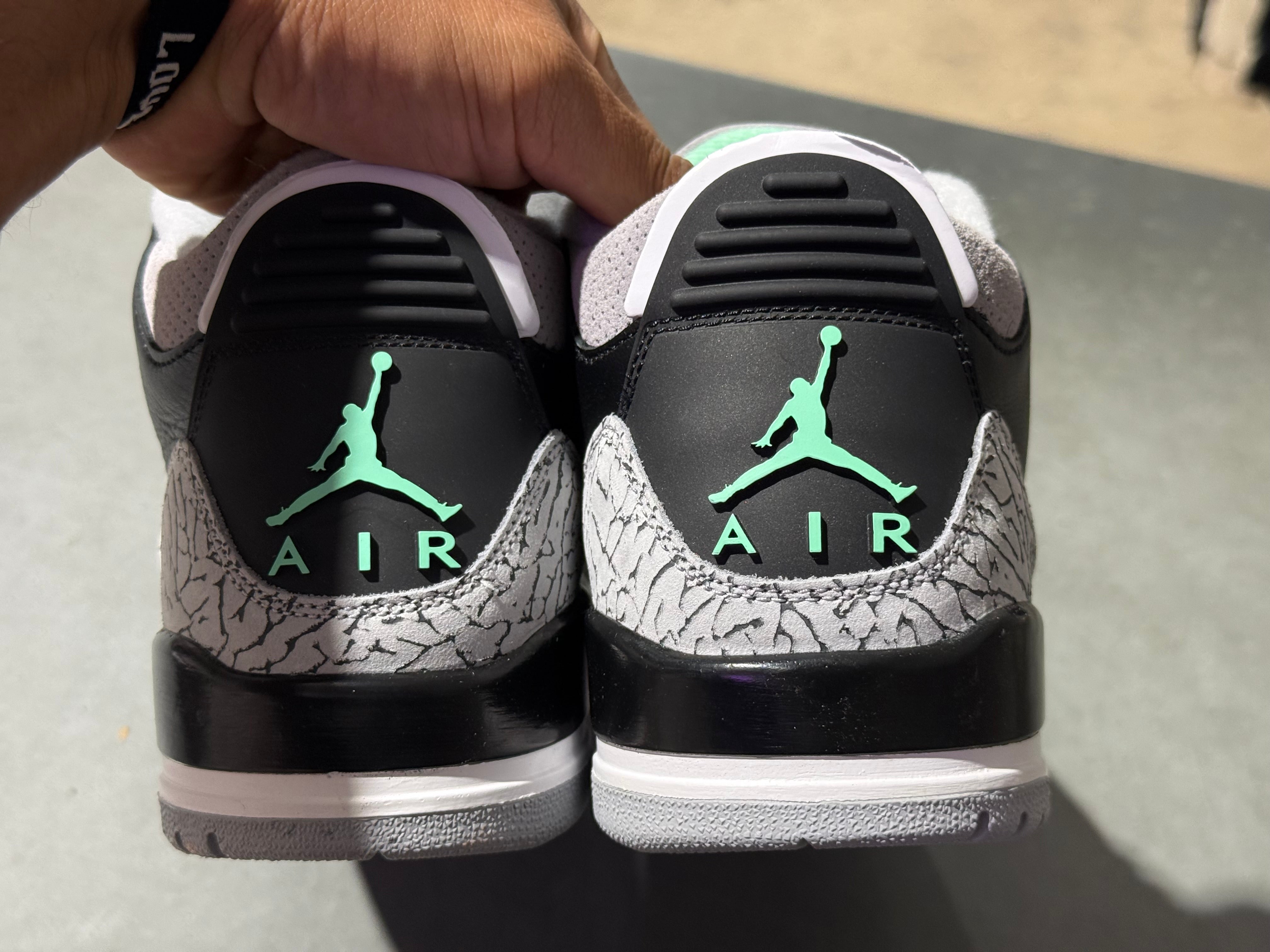 Air Jordan 3 Retro - Green Glow Size 11.5