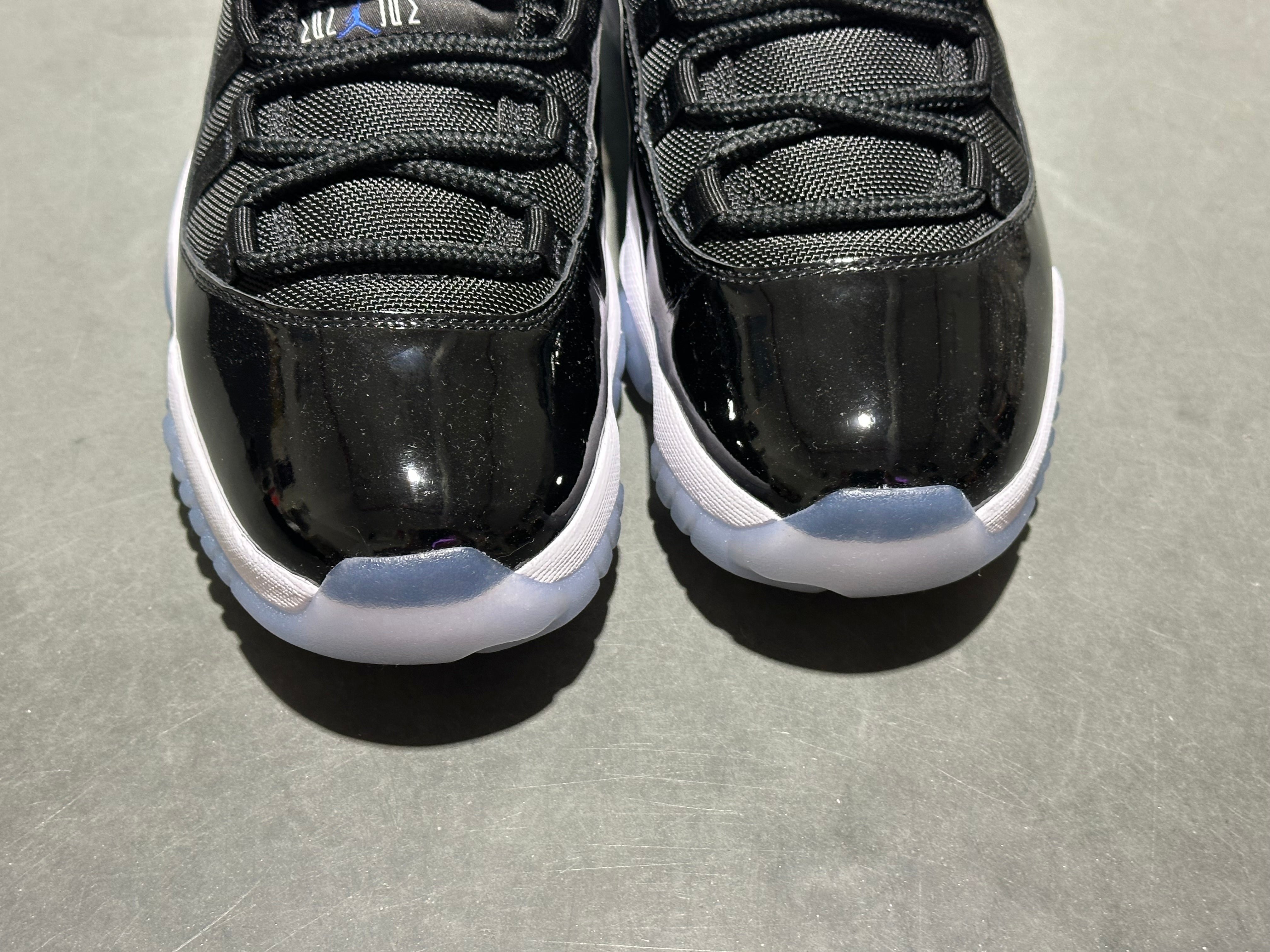 Air Jordan 11 Retro Low - Space Jam Size 8.5