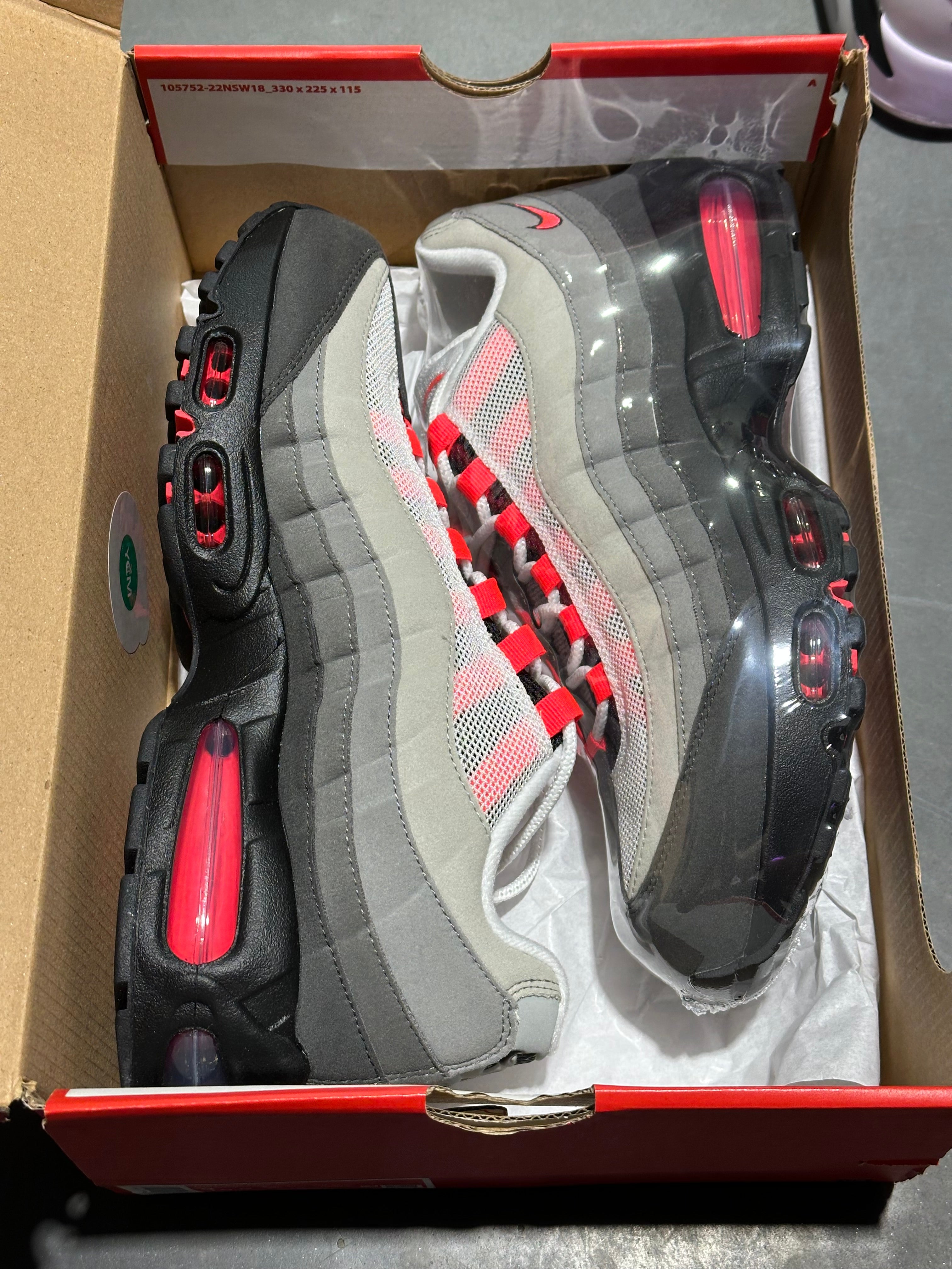 Nike Air Max 95 OG - Solar Red  Size 9