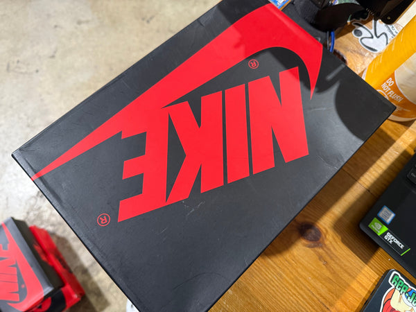 Air Jordan 1 Retro High OG - Light Smoke Grey Size 8.5