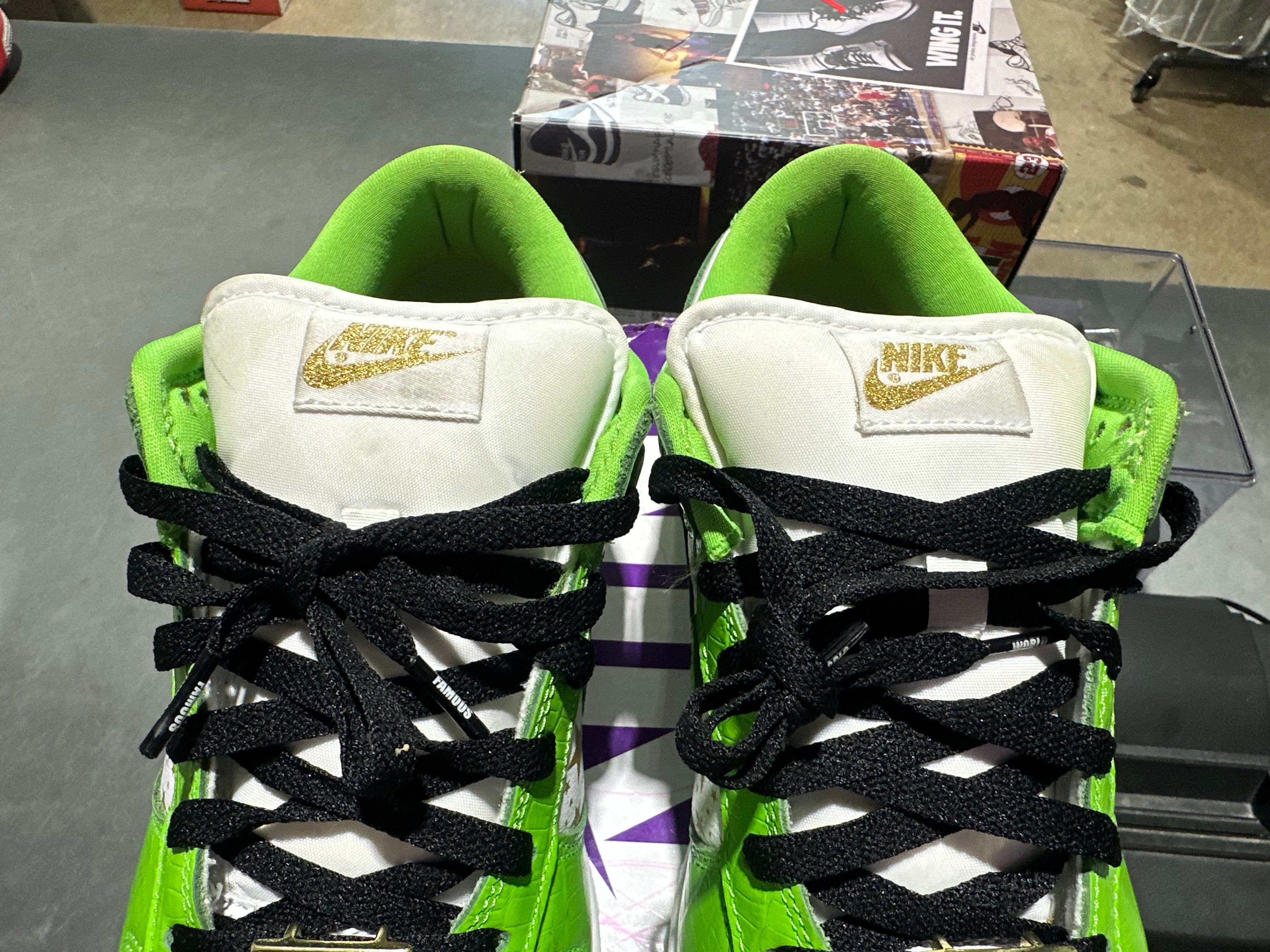 Nike SB Dunk Low OG - Supreme Stars/Green Size 9.5