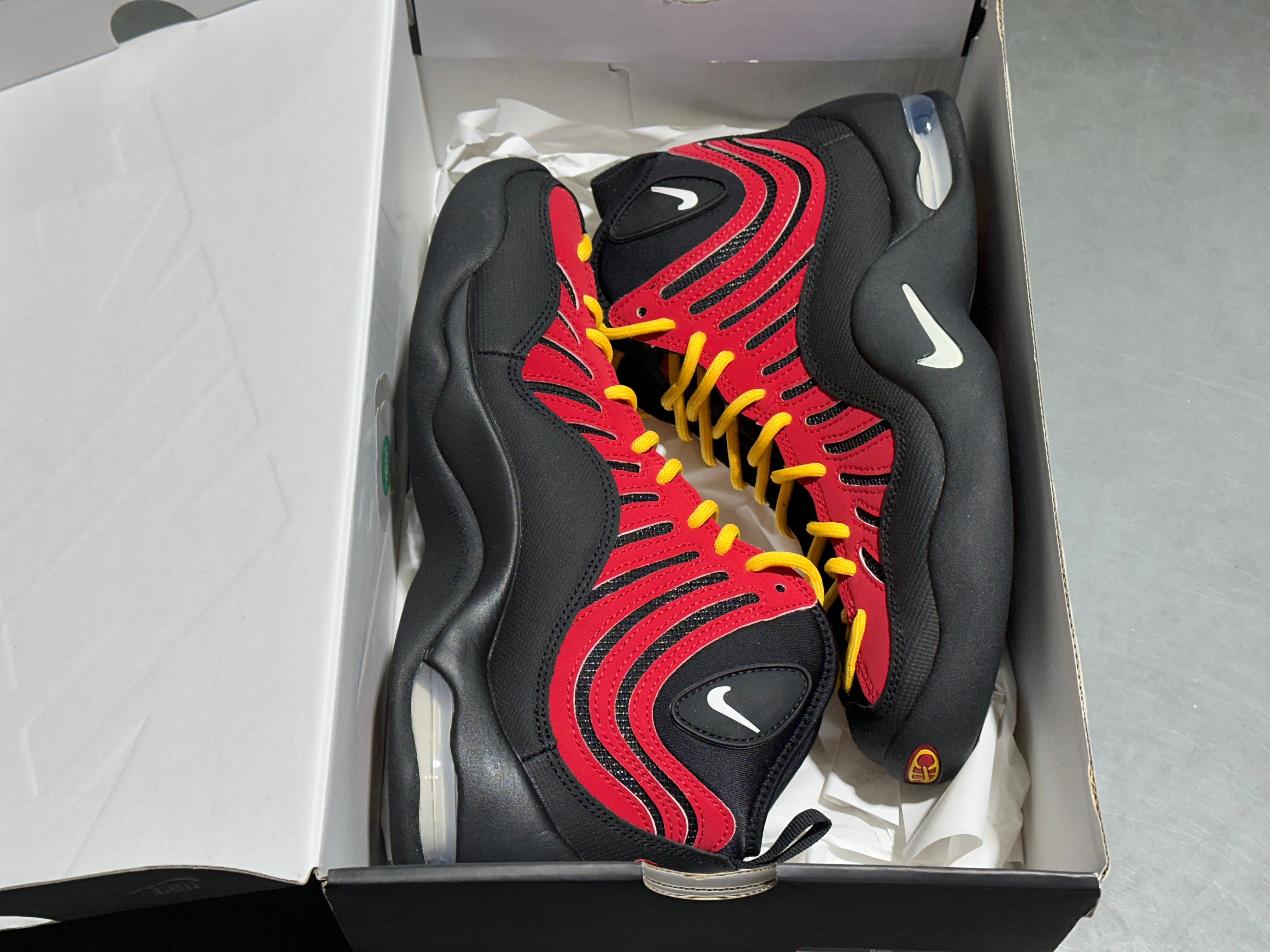 Nike Air Bakin High A5 - Varsity Red Size 9