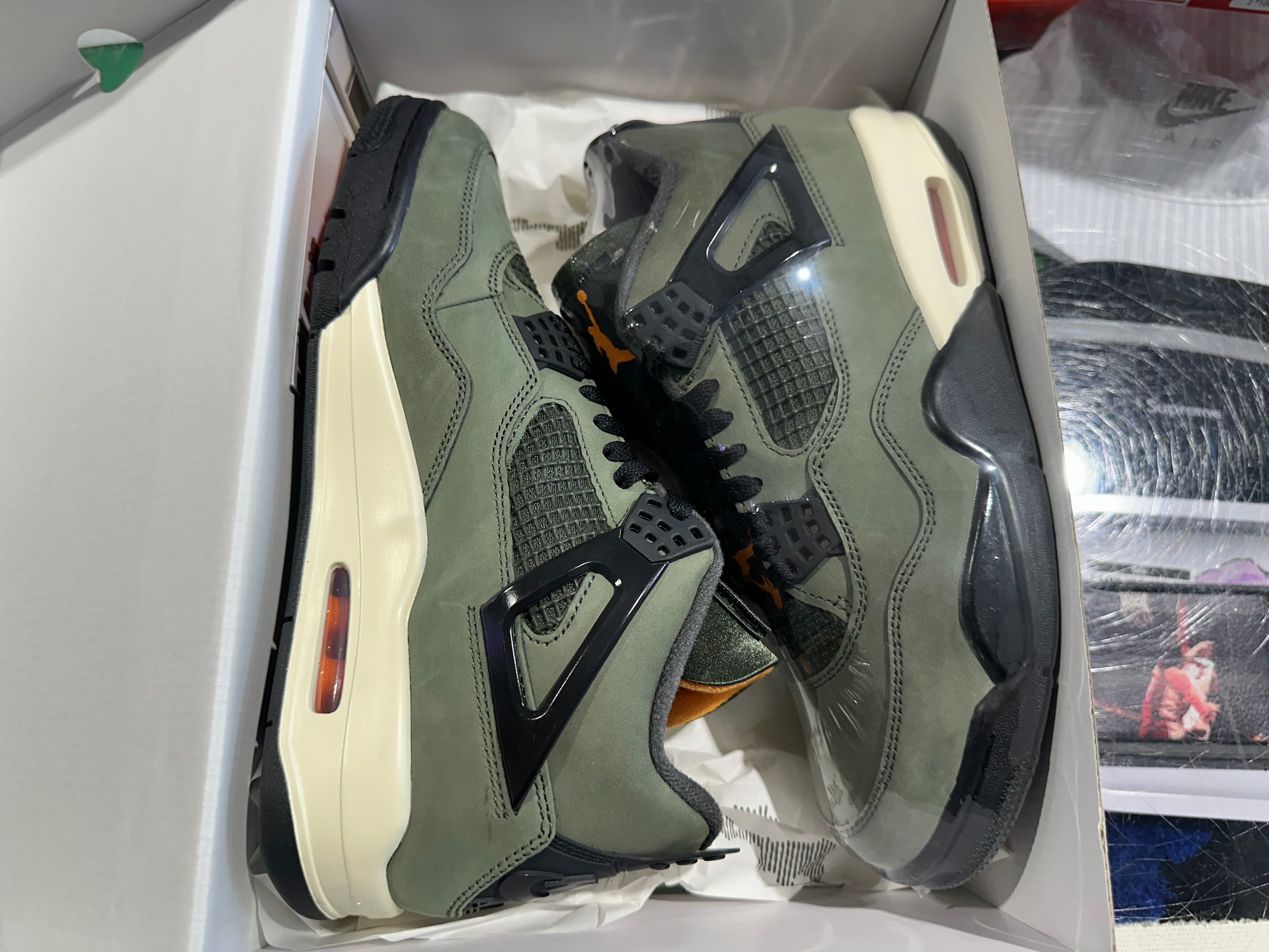 Air Jordan 4 Retro OG SP - Undefeated Size 8.5