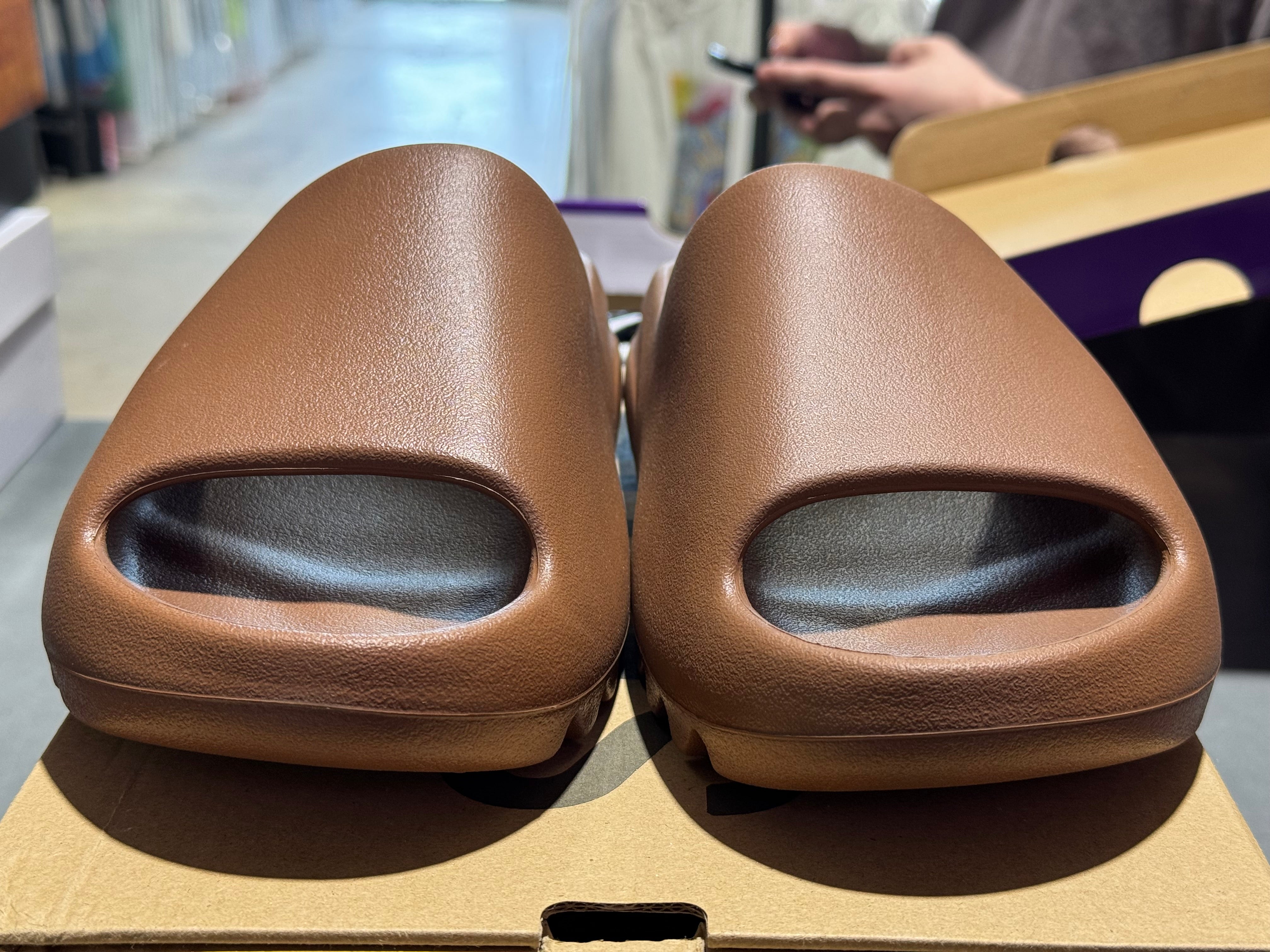 Adidas Yeezy Slide - Flax Size 11