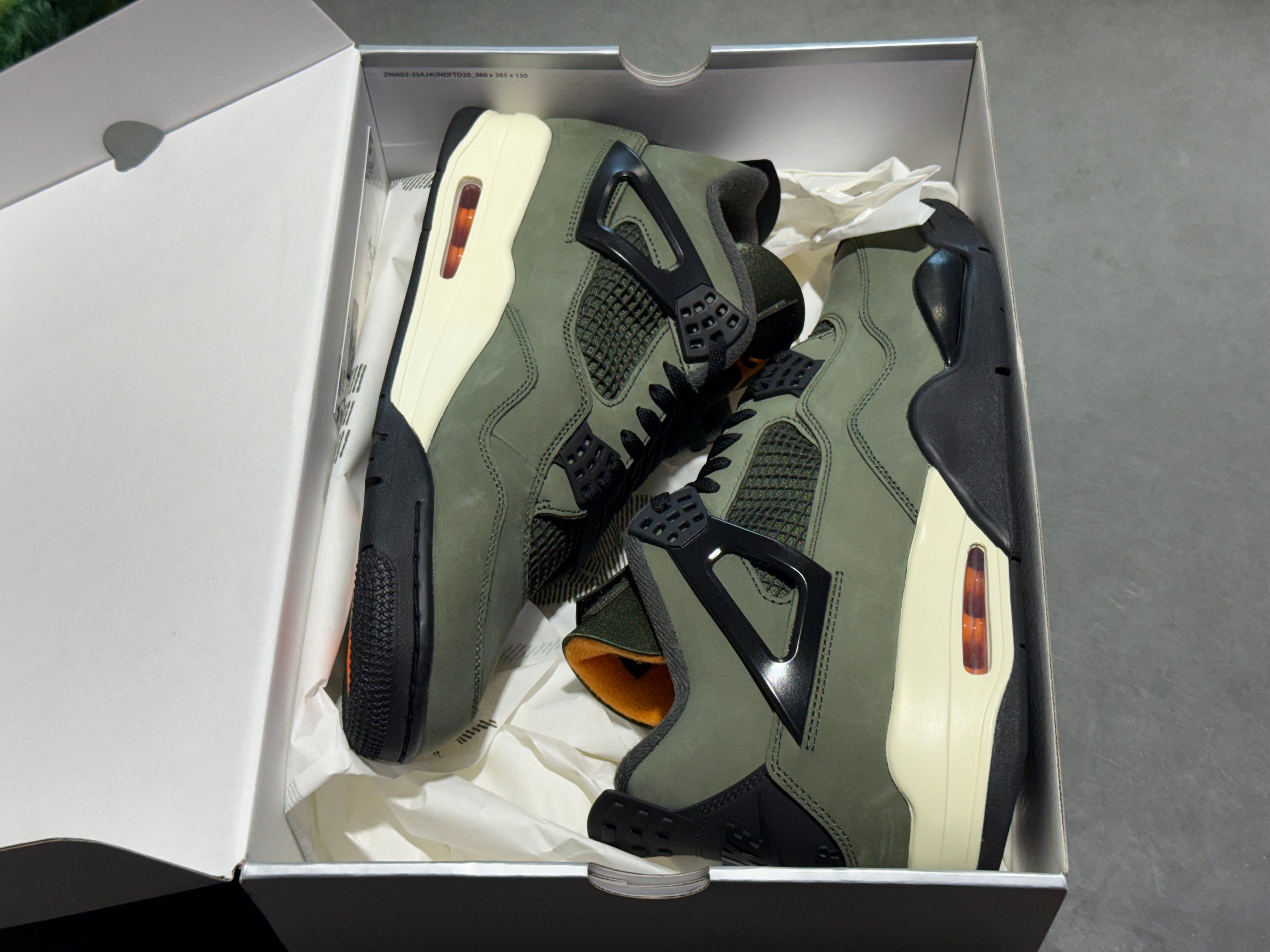 Air Jordan 4 Retro OG SP - Undefeated Size 12
