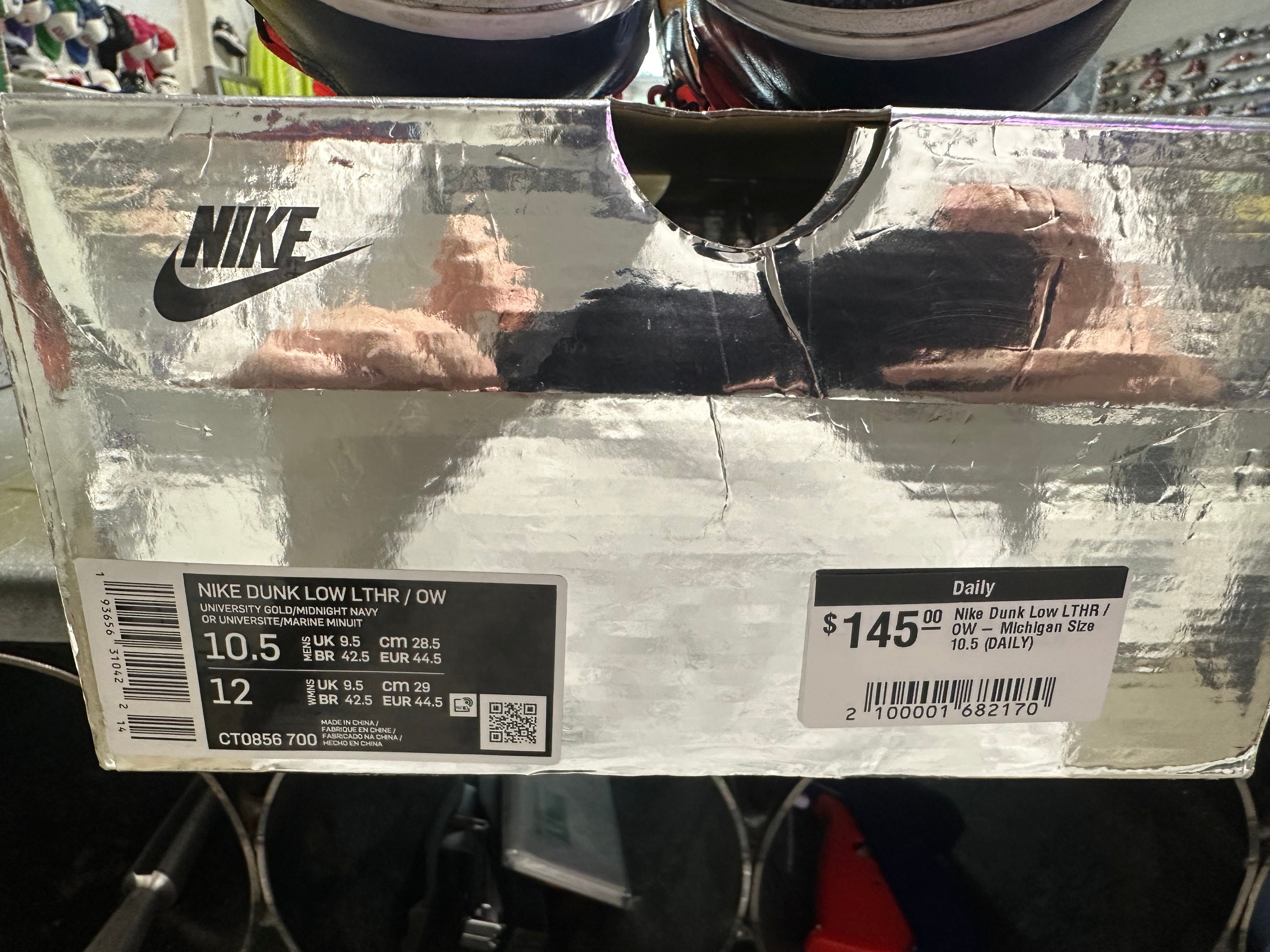 Nike Dunk Low LTHR / OW - Michigan Size 10.5