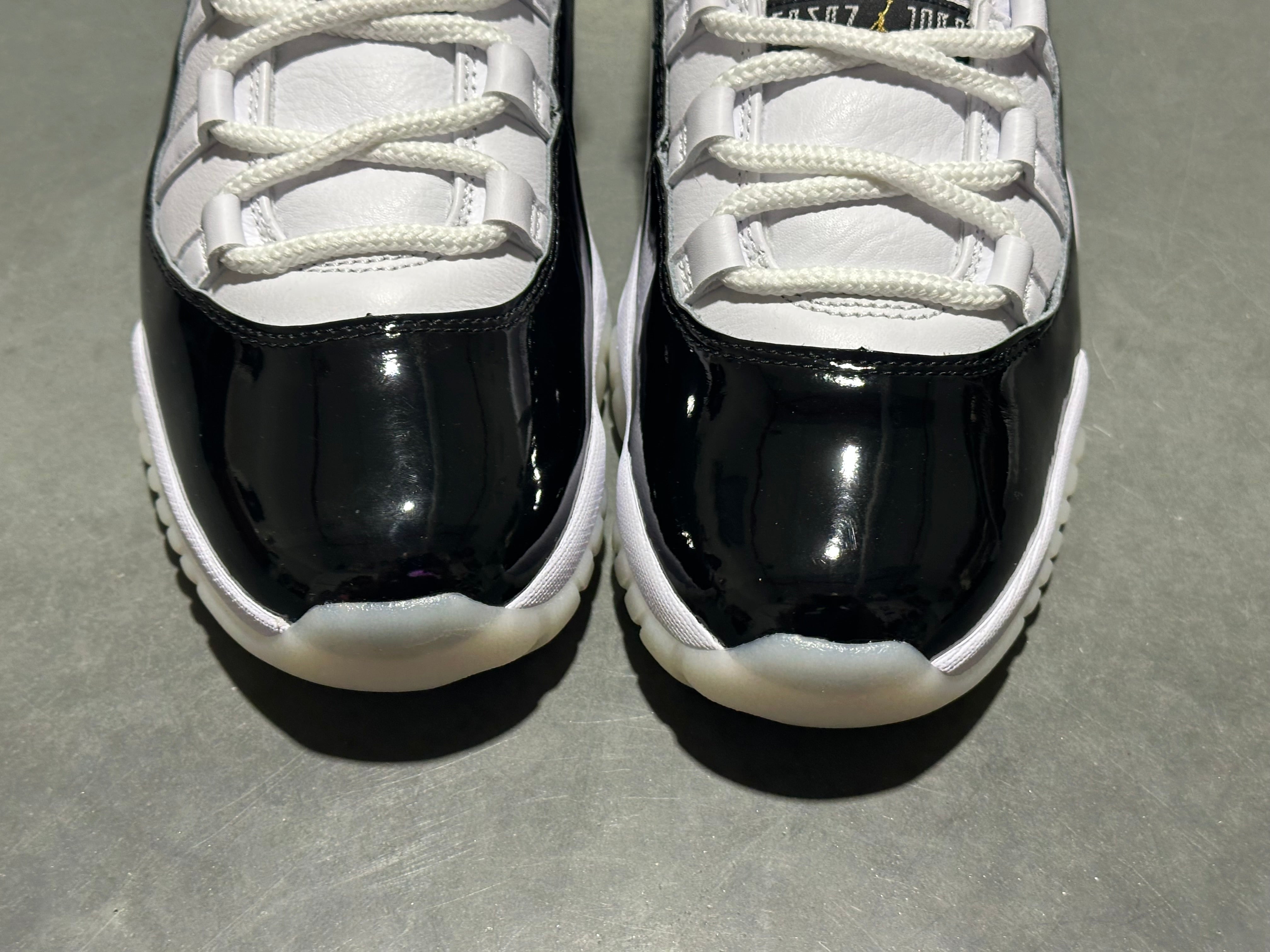 Air Jordan 11 Retro - Gratitude Size 9.5