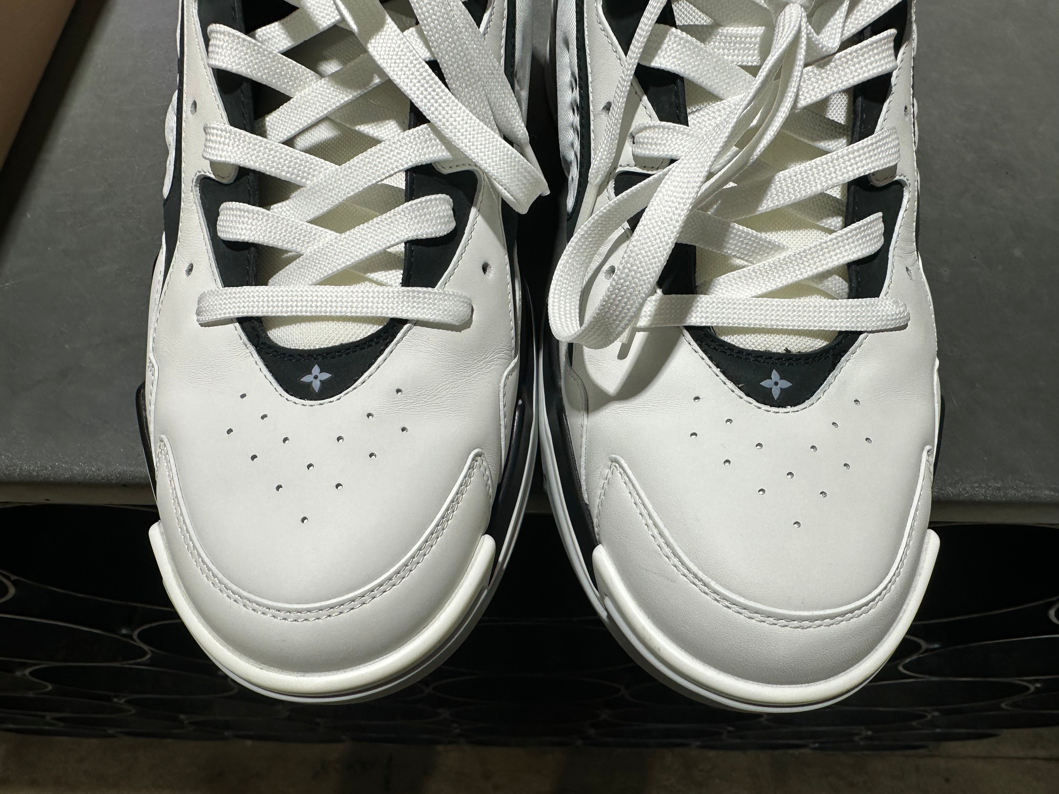 Louis Vuitton LV Trainer 2 - White/Black Size 10LV/11.5US