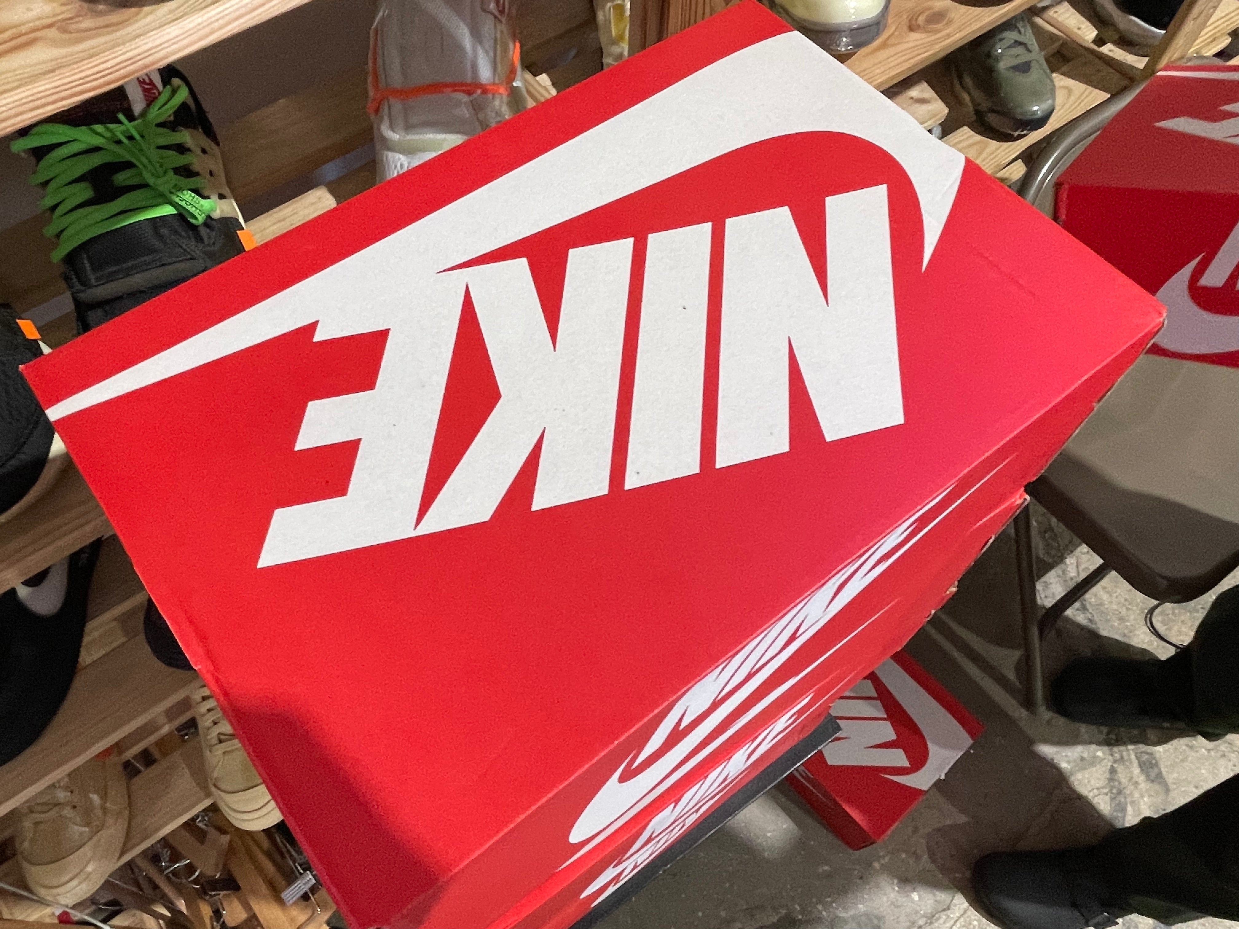 Nike Dunk Low - Bone Red Size 8.5