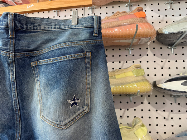 USED Supreme SS25 Distressed Loose Fit Selvedge Denim - Washed Indigo Size 34