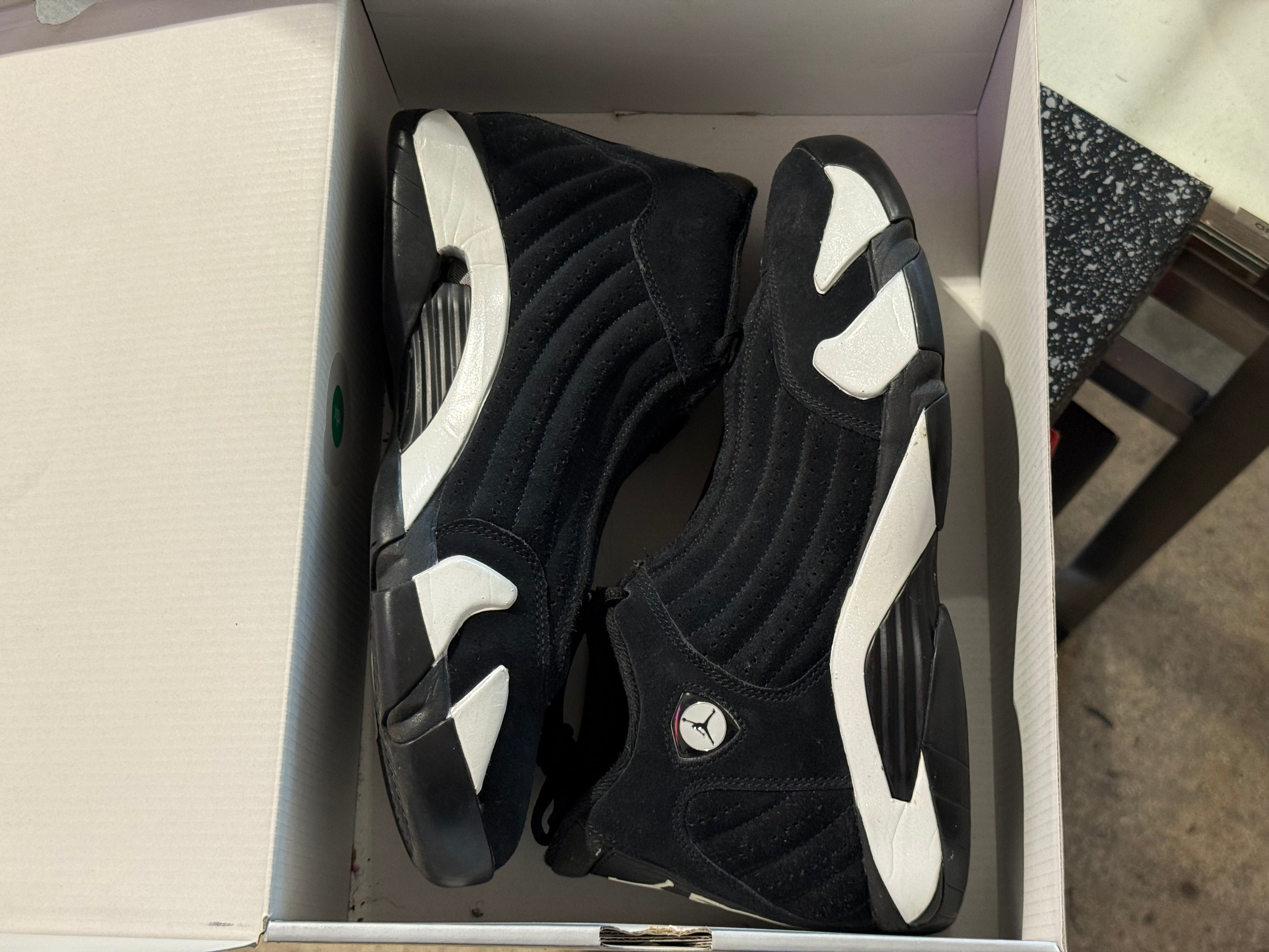 Air Jordan 14 Retro - Black White Size 10.5