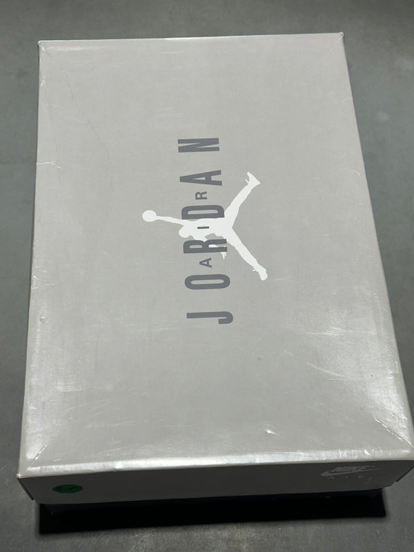 Air Jordan 11 Retro - Cool Grey Size 8.5