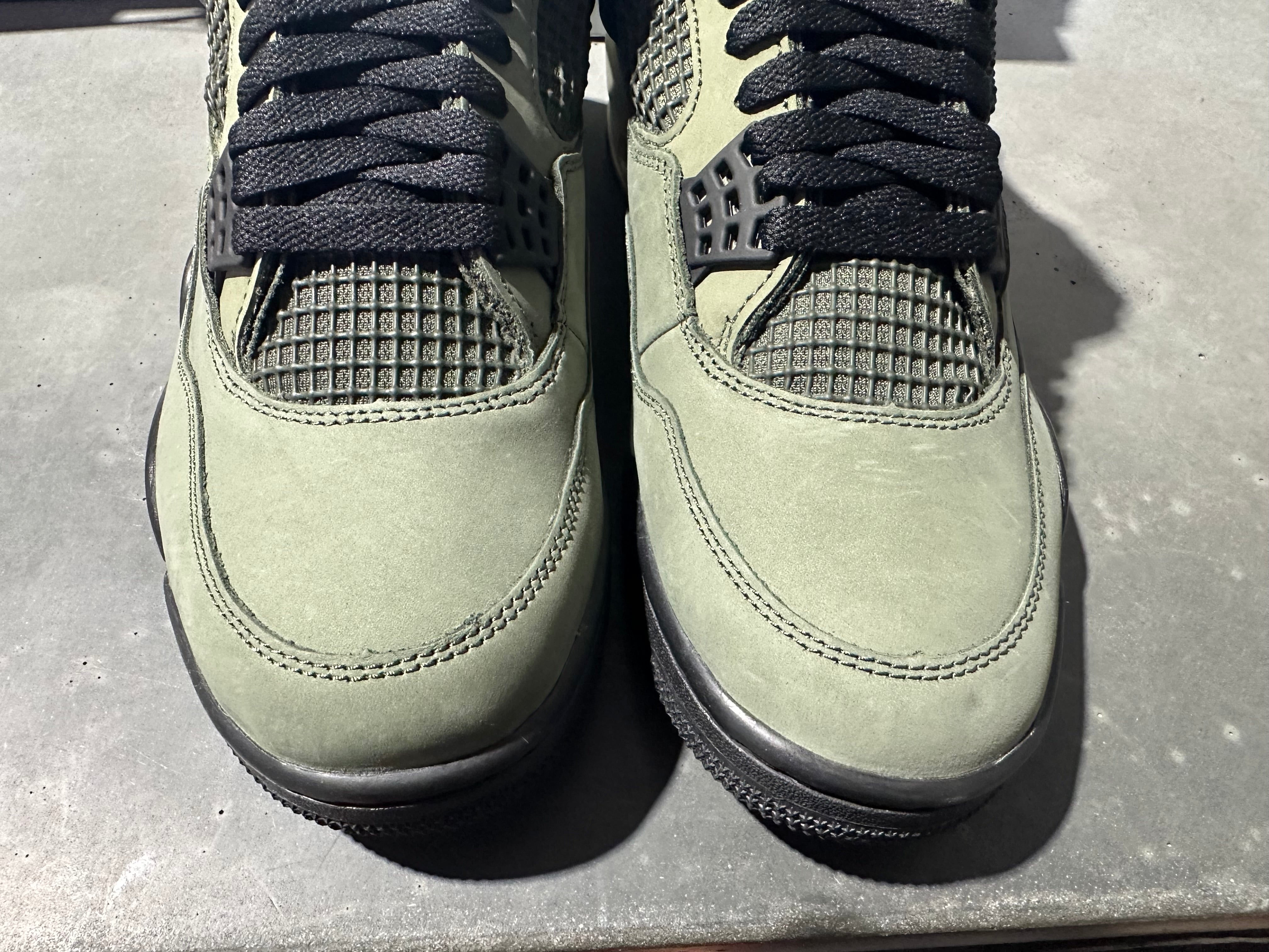Air Jordan 4 Retro OG SP - Undefeated Size 9