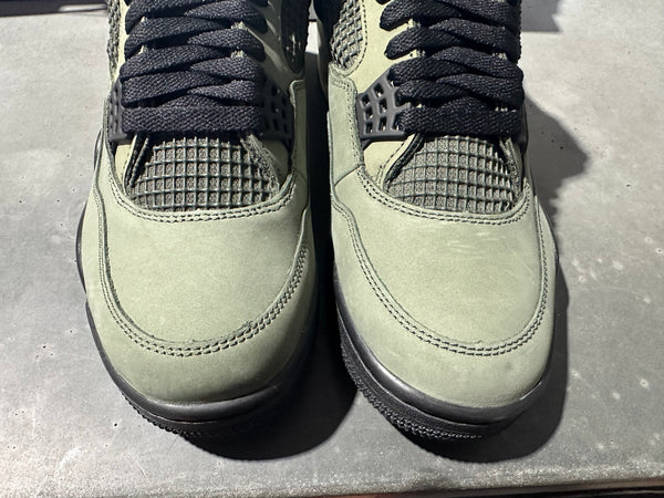 Air Jordan 4 Retro OG SP - Undefeated Size 9