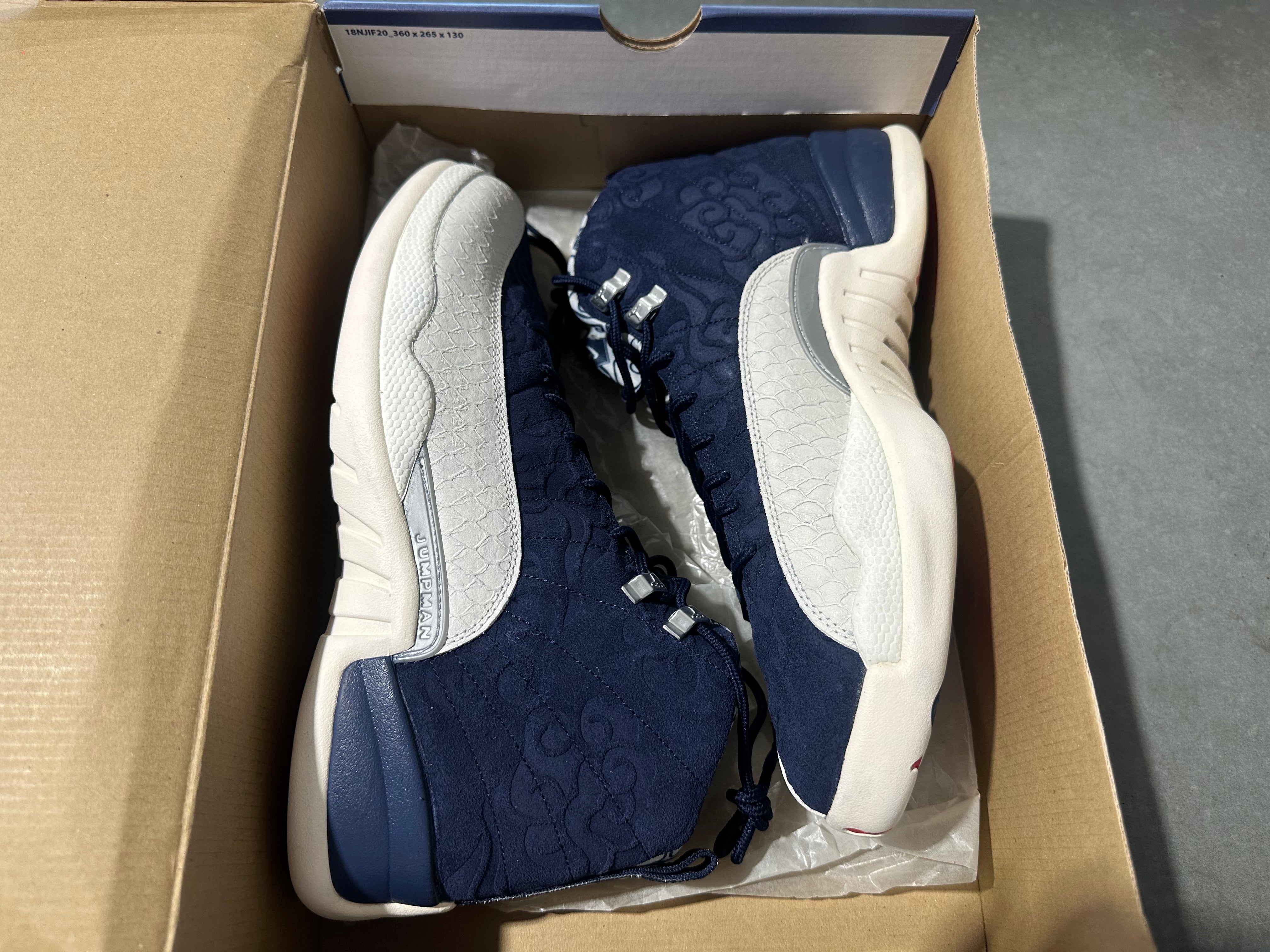Air Jordan 12 Retro - International Flight Size 11