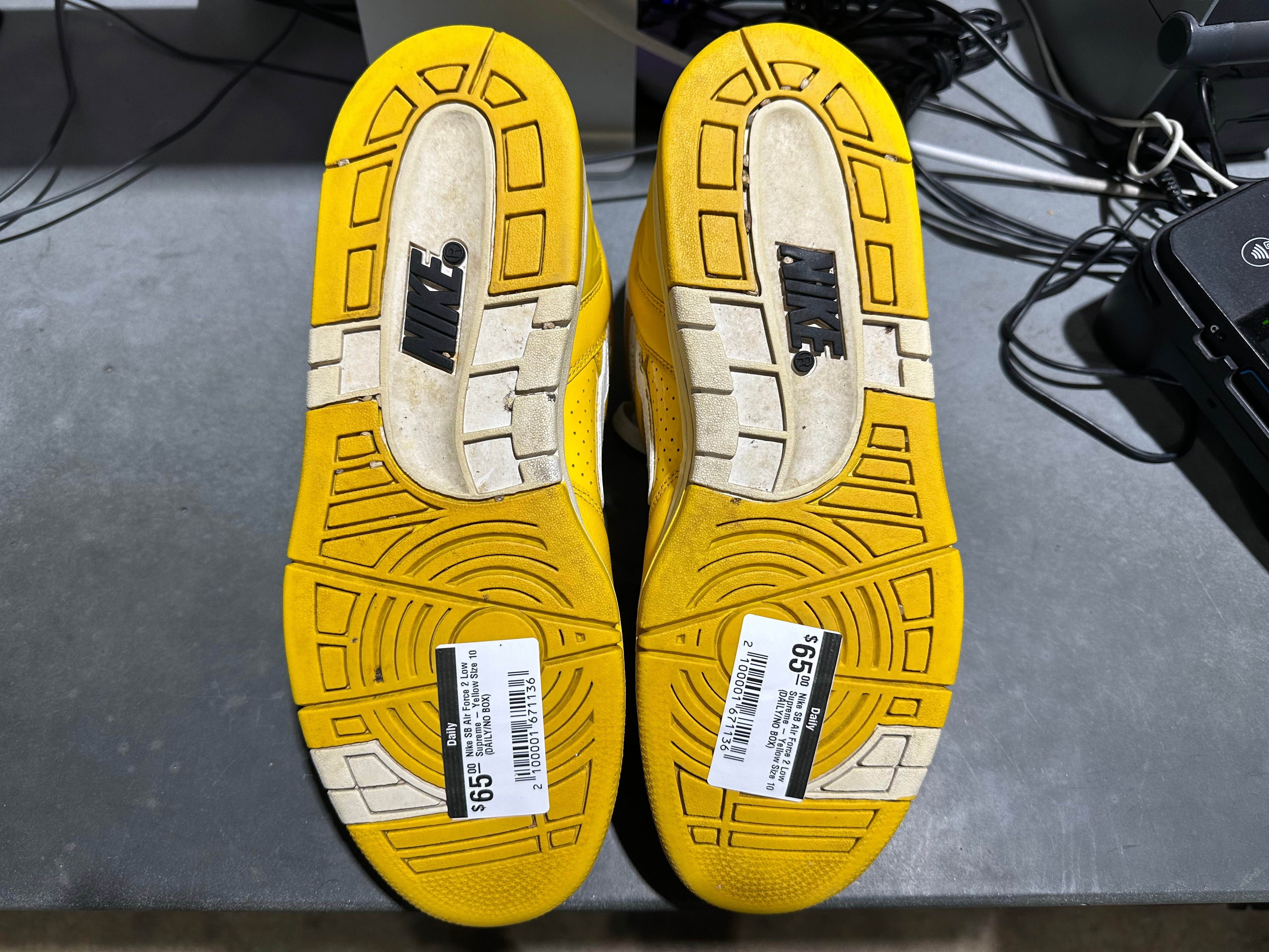 Nike SB Air Force 2 Low Supreme - Yellow Size 10