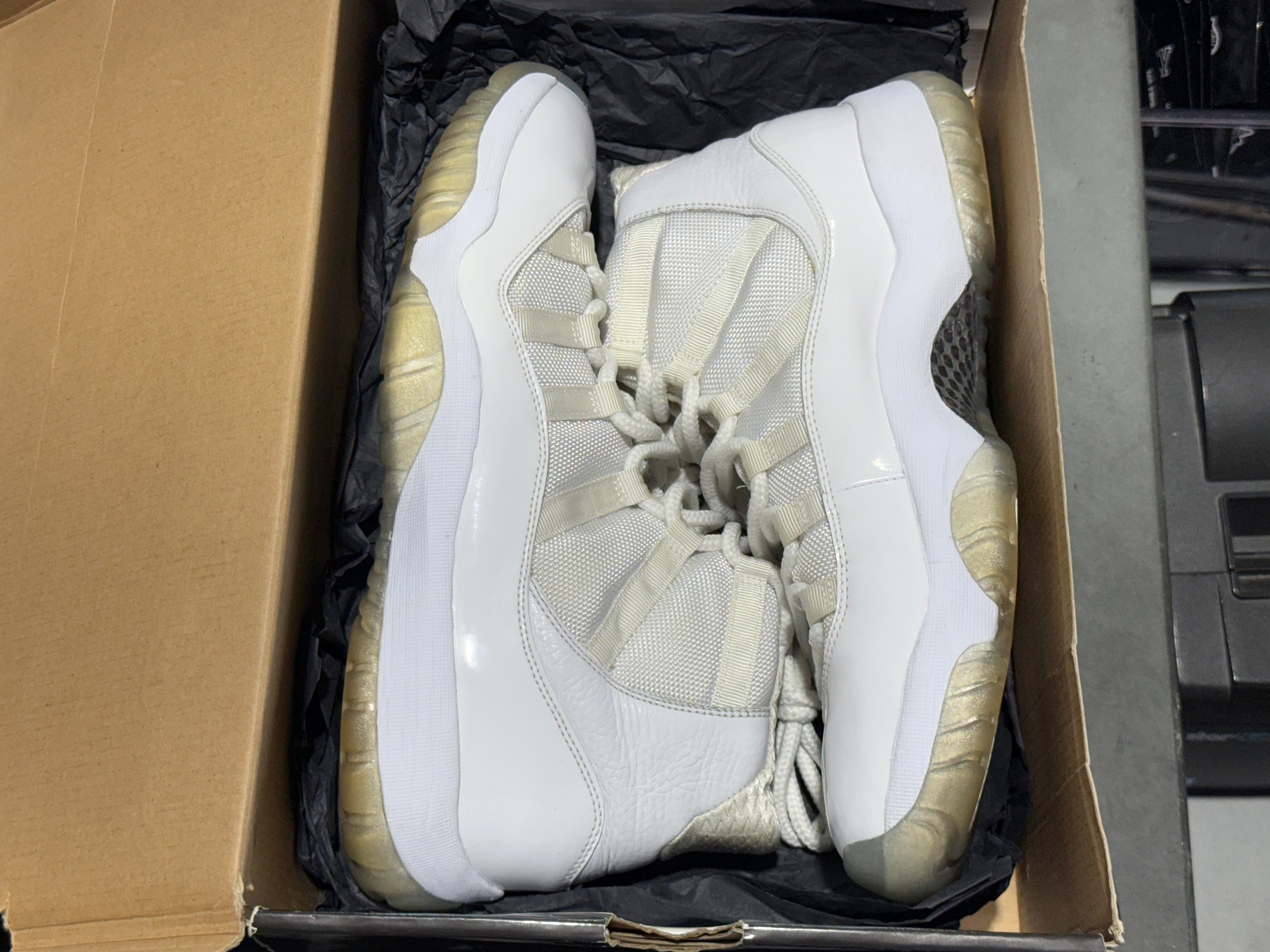 Air Jordan 11 Retro - Anniversary 2009 Size 11