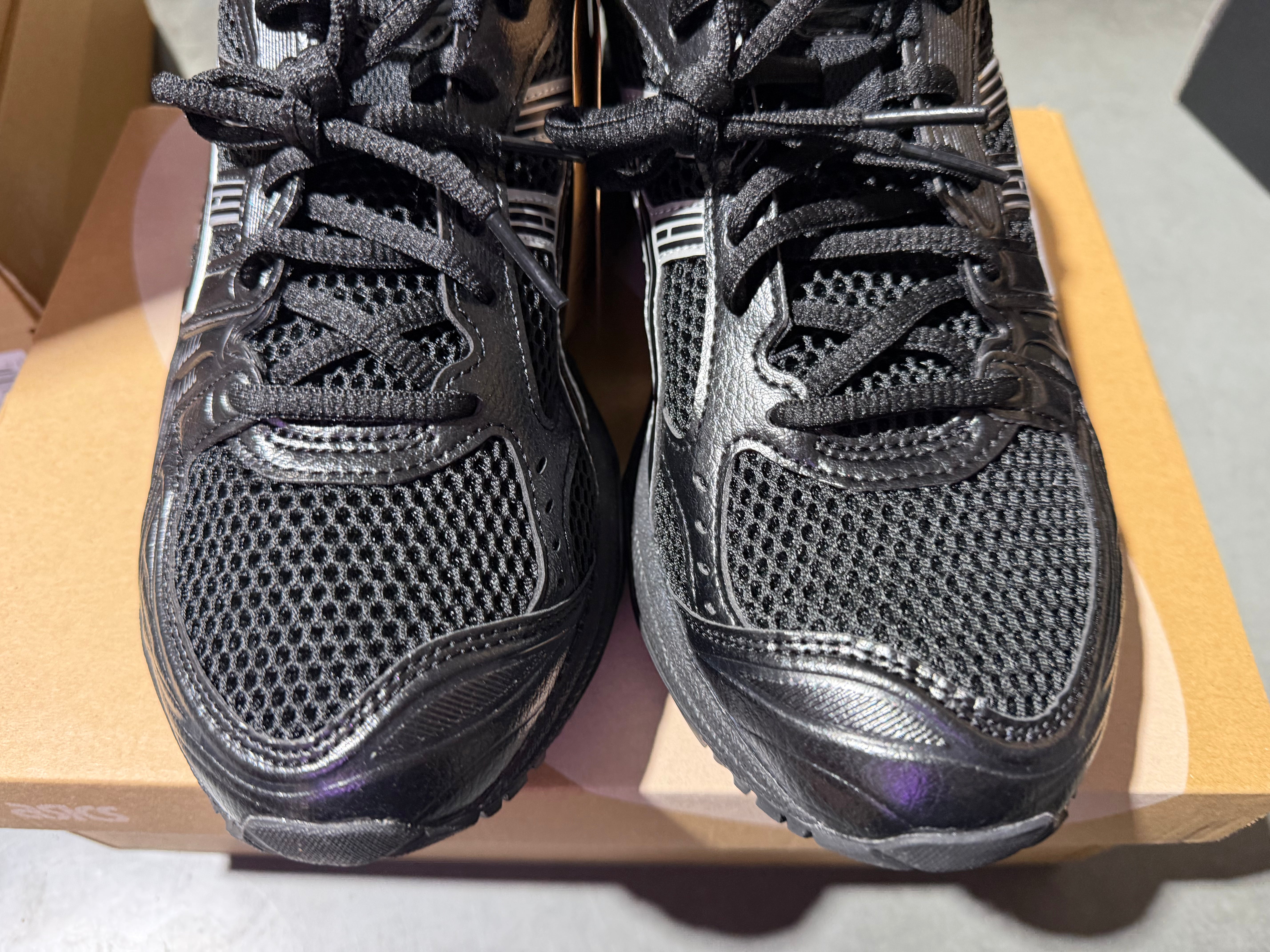 Asics Gel Kayano 14 - Black/Pure Silver Size 8.5