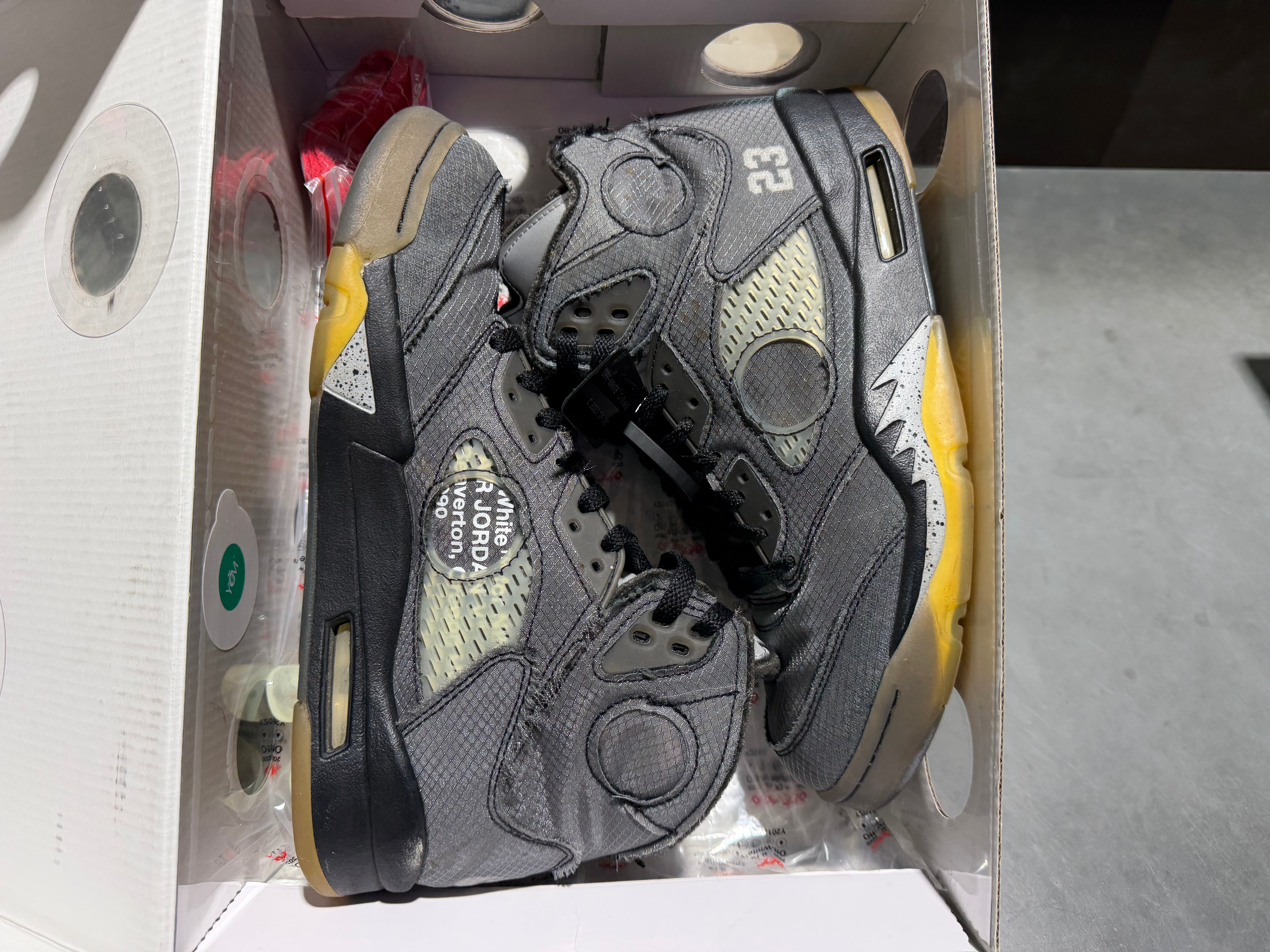 Air Jordan 5 Retro - Off-White Muslin Size 9