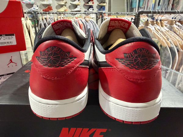 Air Jordan 1 Retro Low OG - Chicago Size 9.5 2025