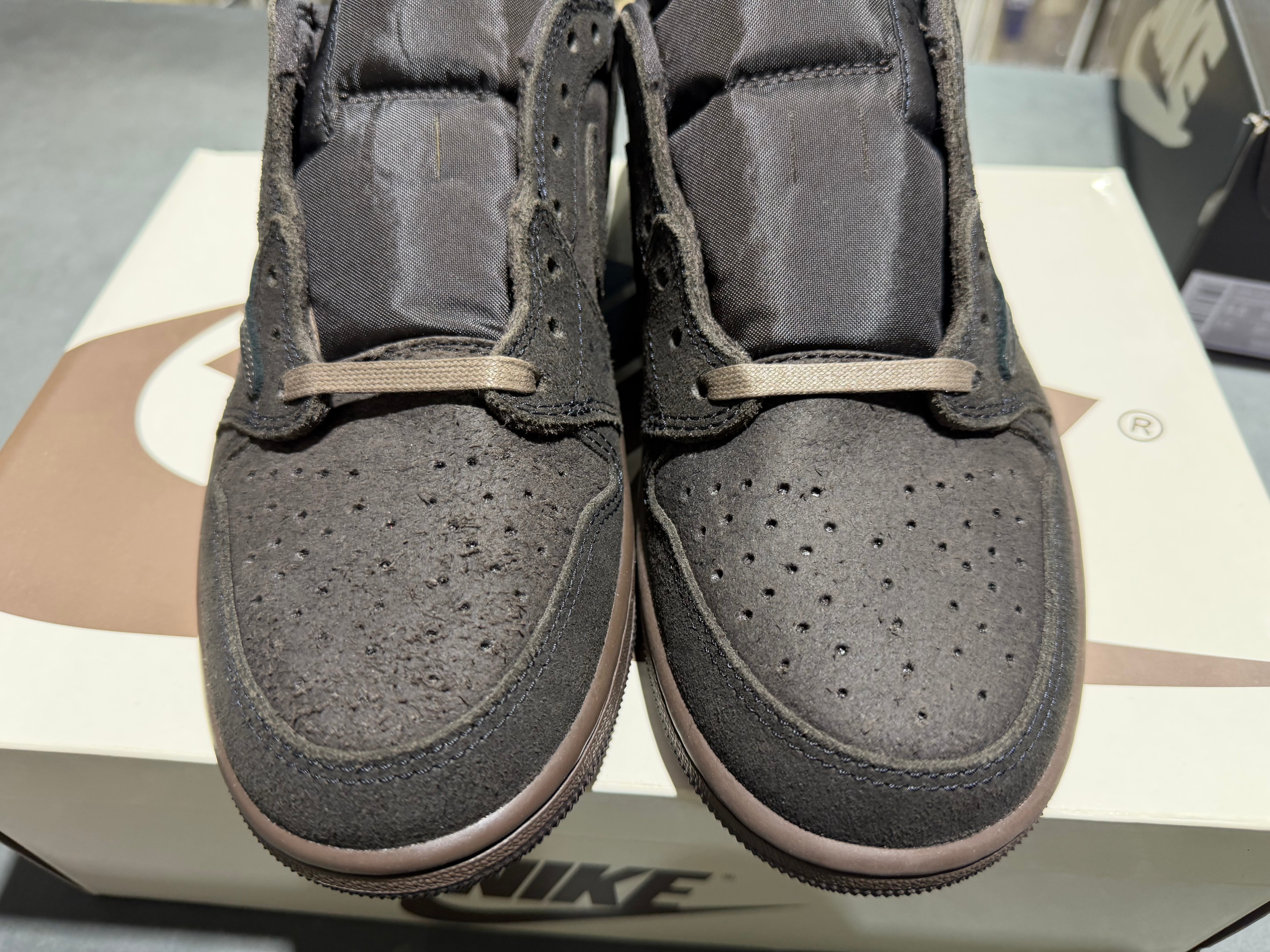 Air Jordan 1 Low OG SP - Travis Scott/Velvet Brown Size 9.5