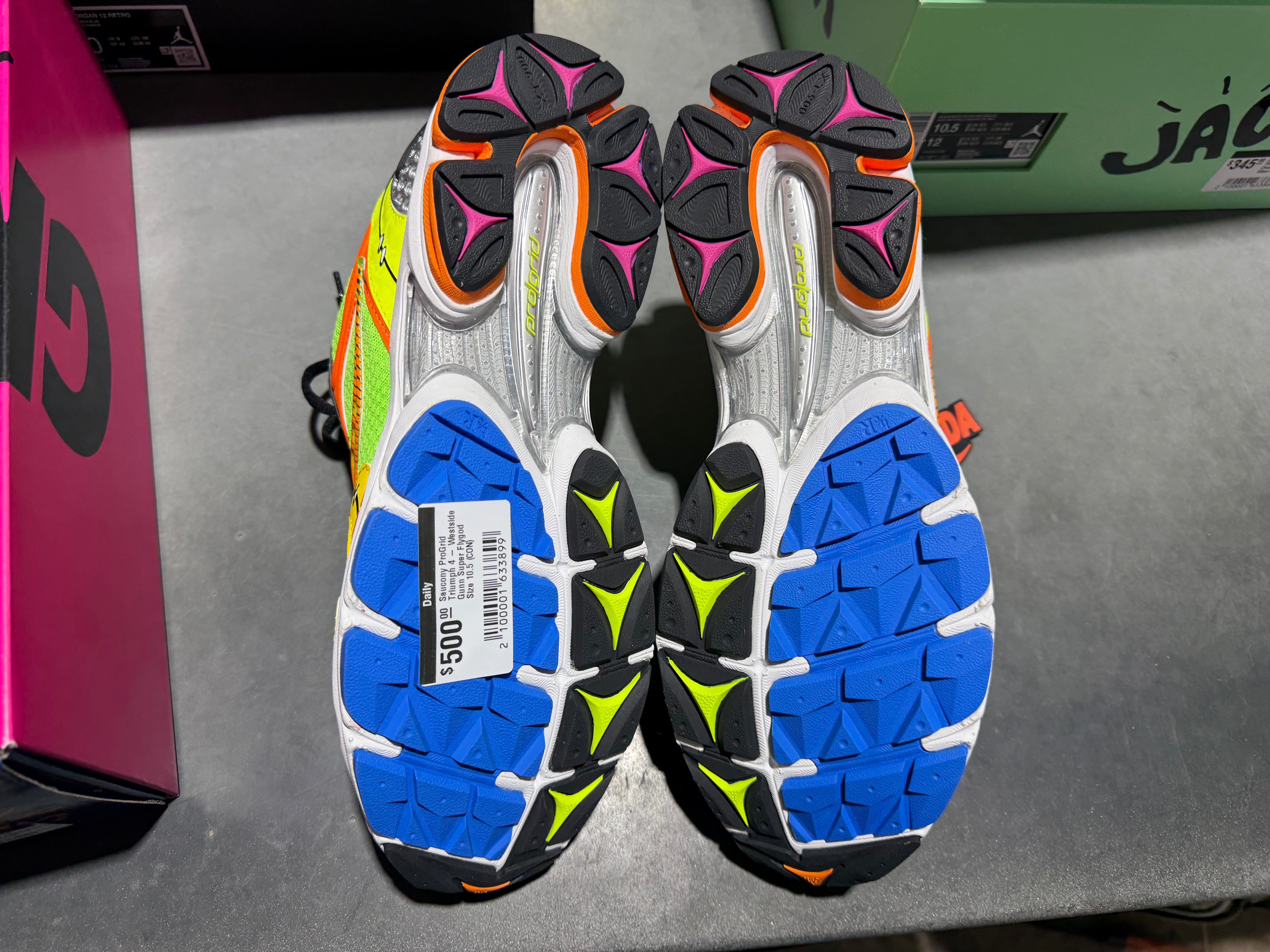 Saucony ProGrid Triumph 4 - Westside Gunn Super Flygod Size 10.5