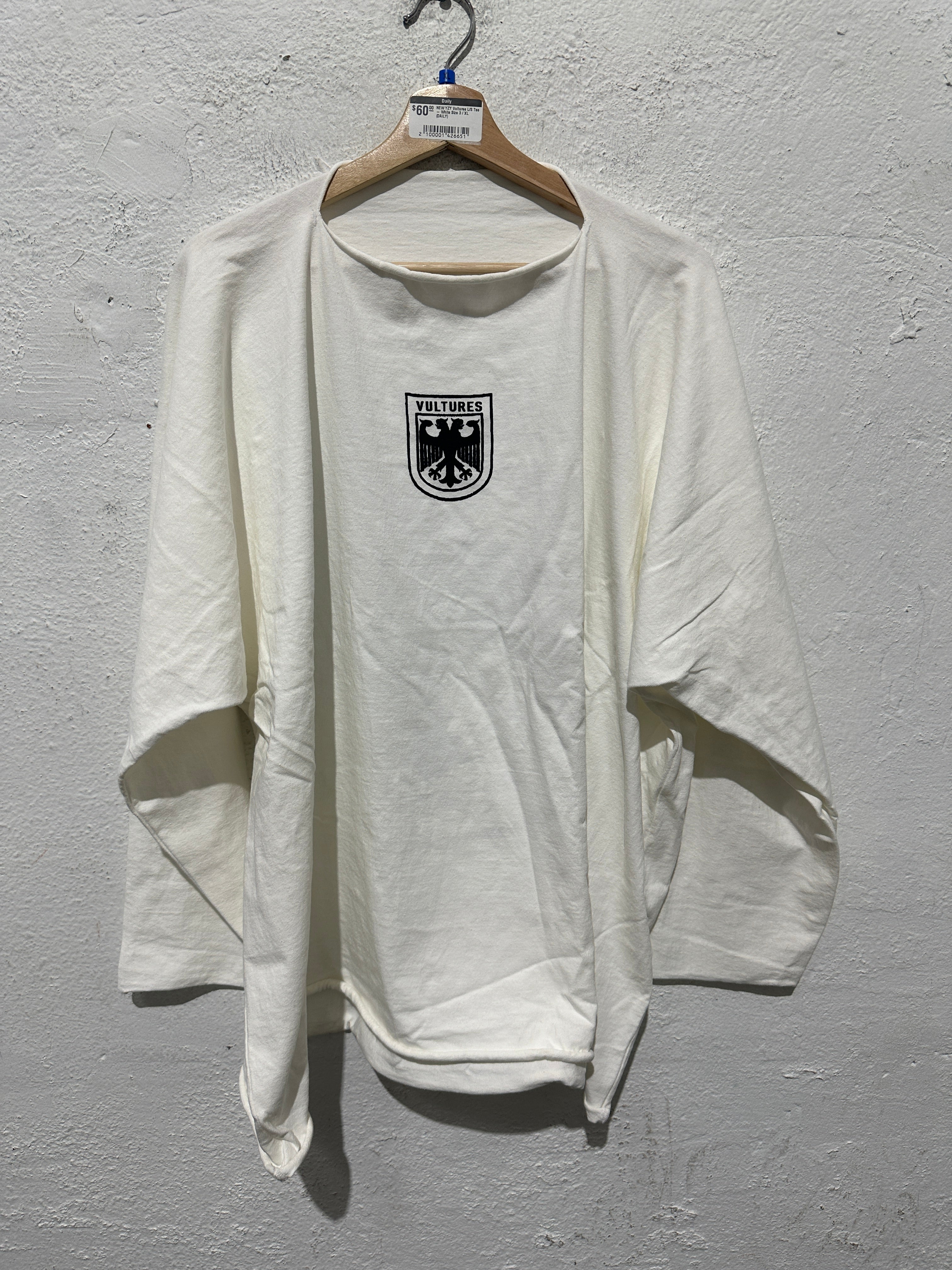 NEW YZY Vultures L/S Tee - White