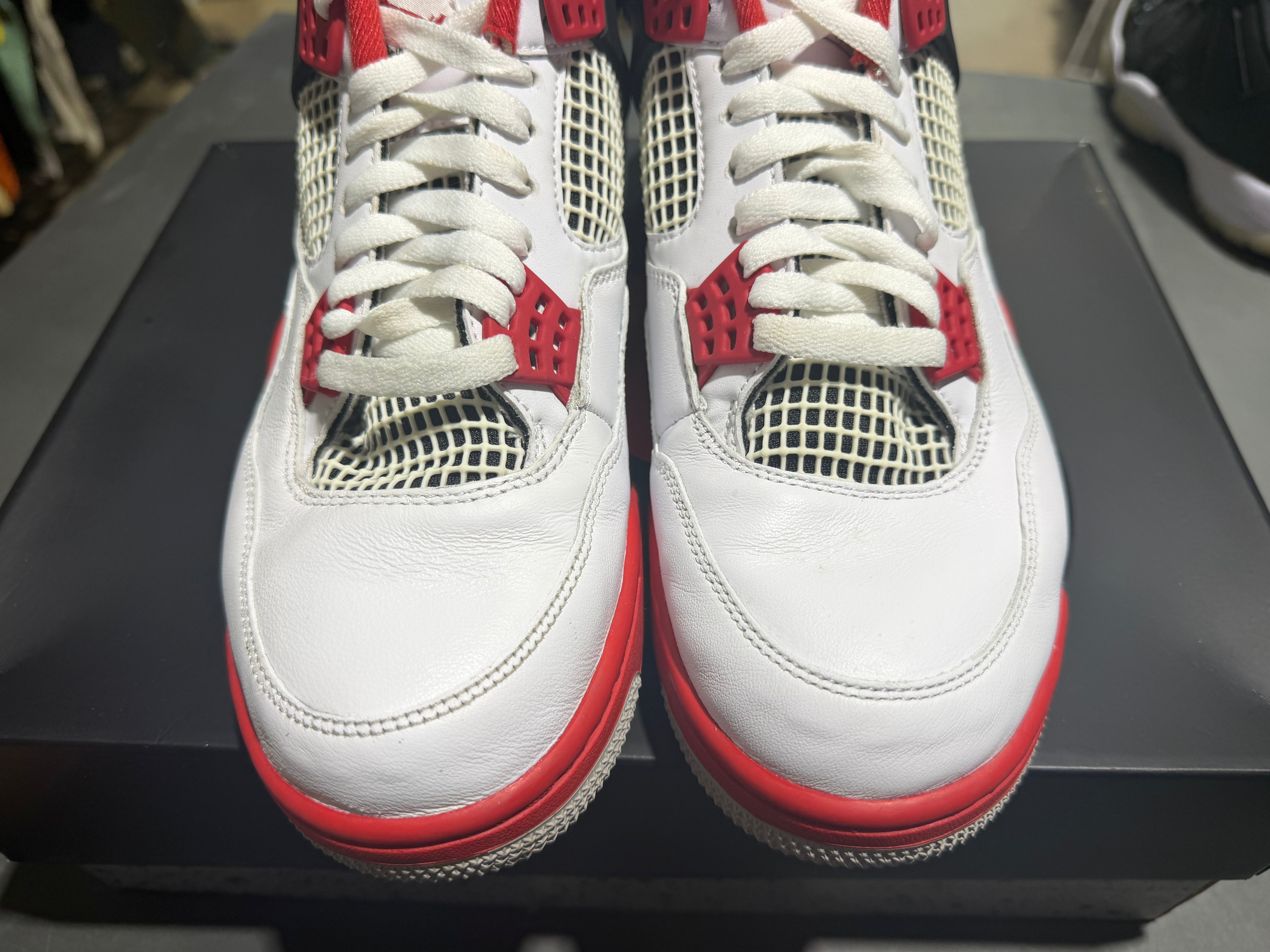 Air Jordan 4 Retro - Fire Red 2020 Size 9.5