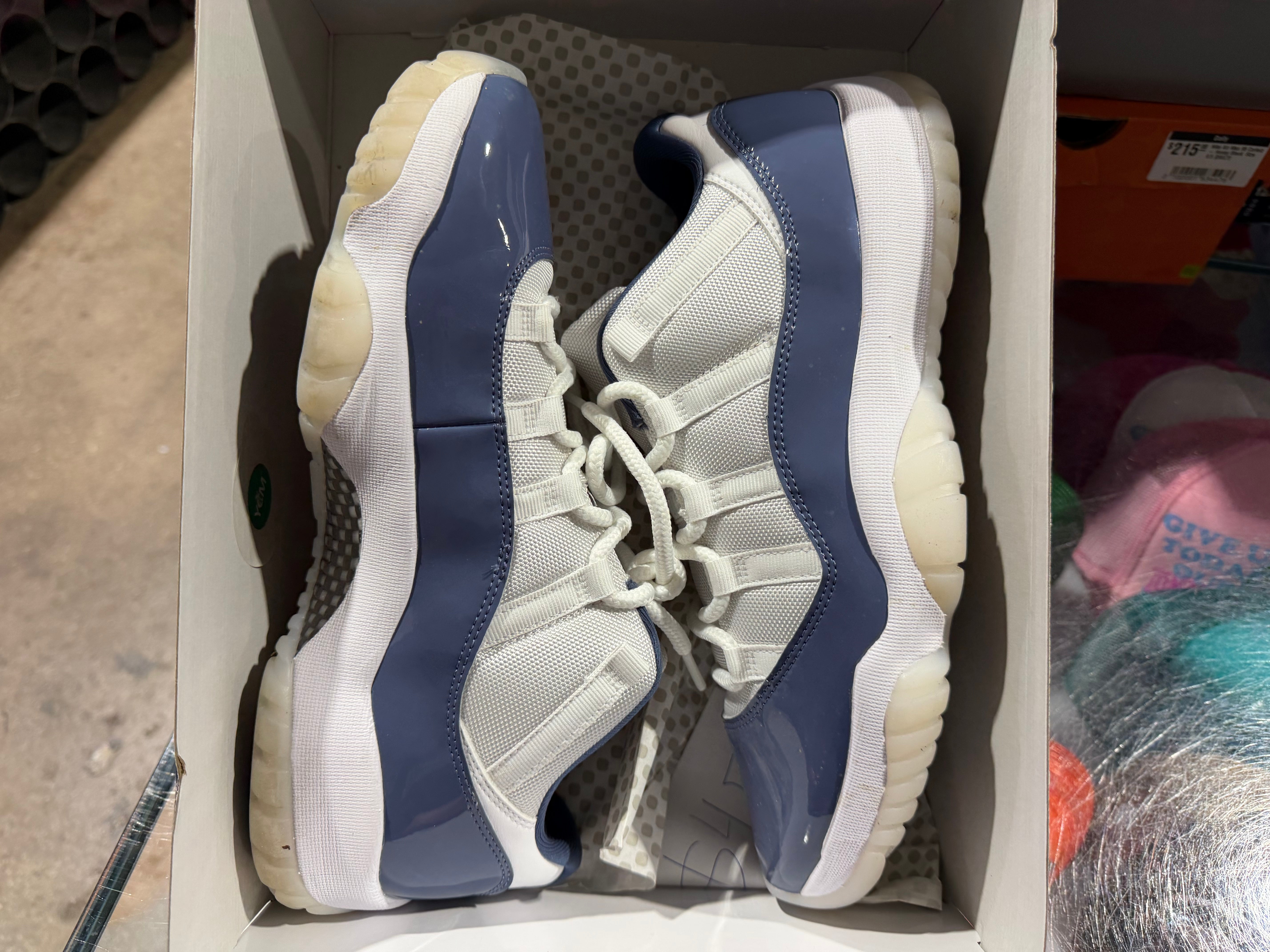 Air Jordan 11 Retro Low - Diffused Blue Size 10.5