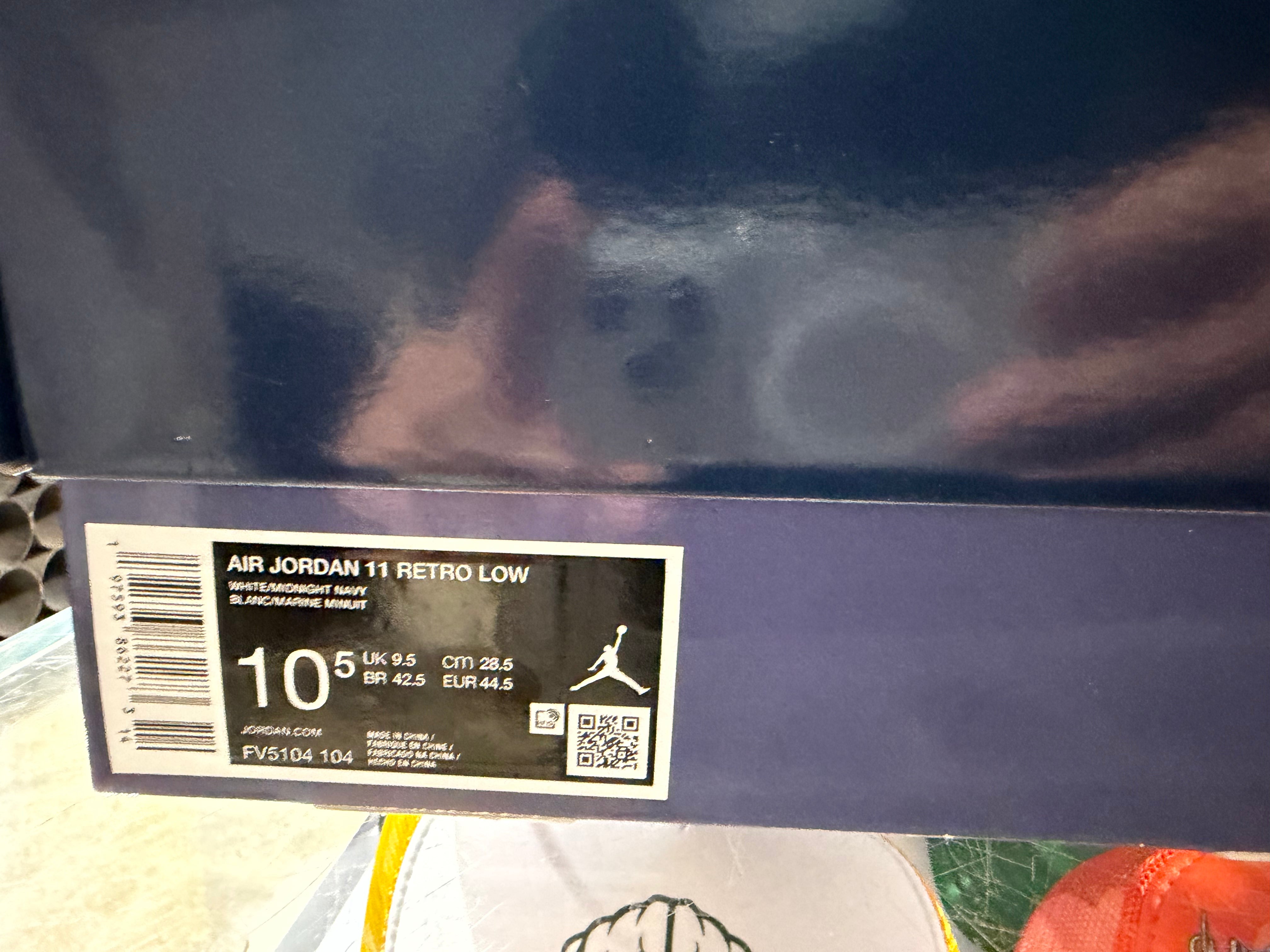 Air Jordan 11 Retro Low - Diffused Blue Size 10.5