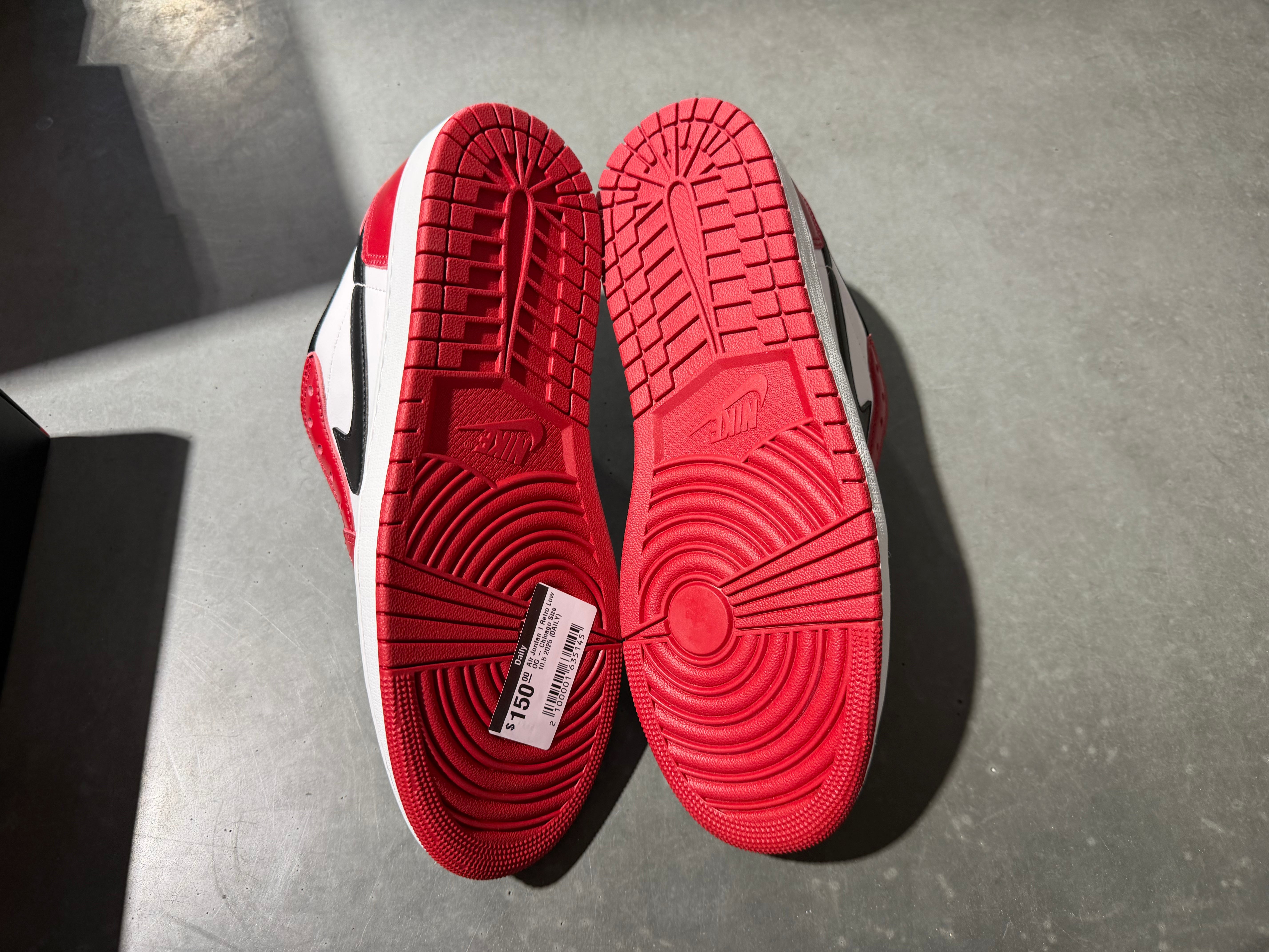 Air Jordan 1 Retro Low OG - Chicago Size 10.5 2025