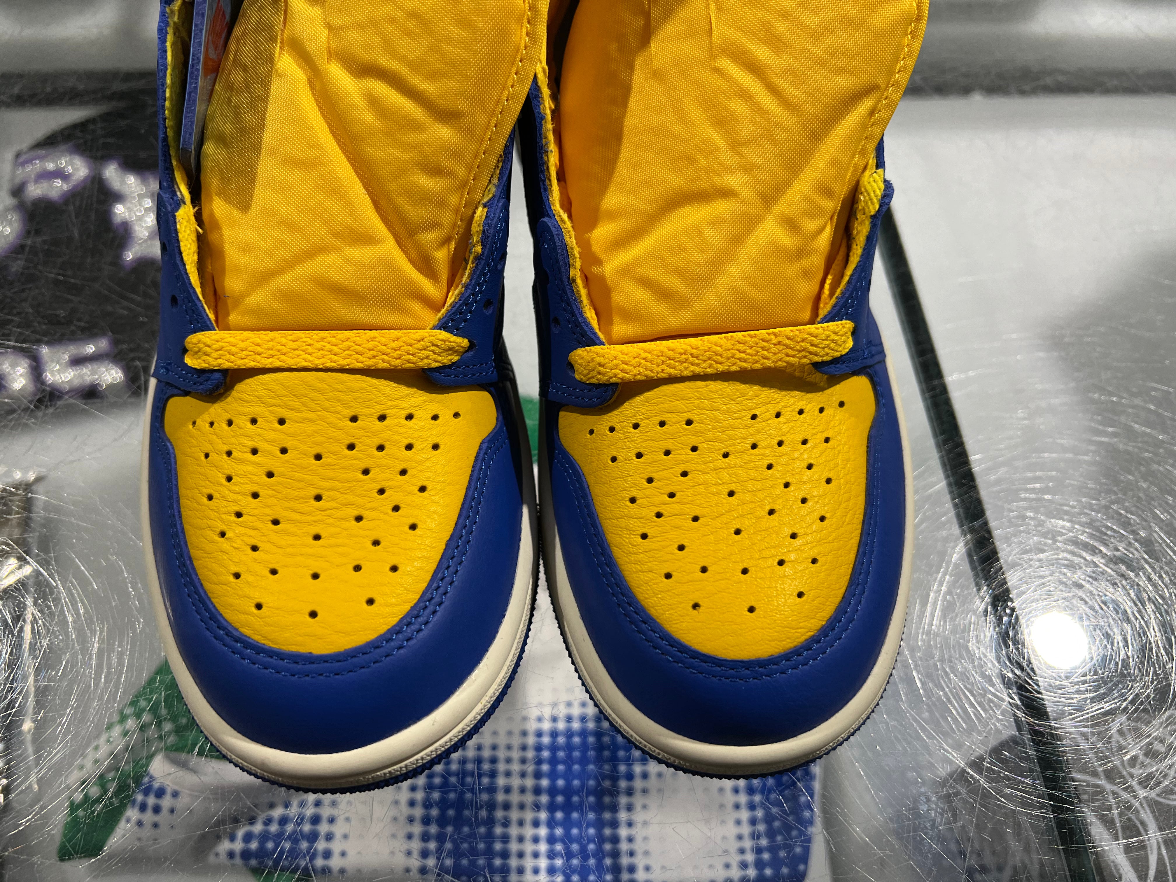 Air Jordan 1 Retro High OG - Reverse Laney Size 7.5W/6Y