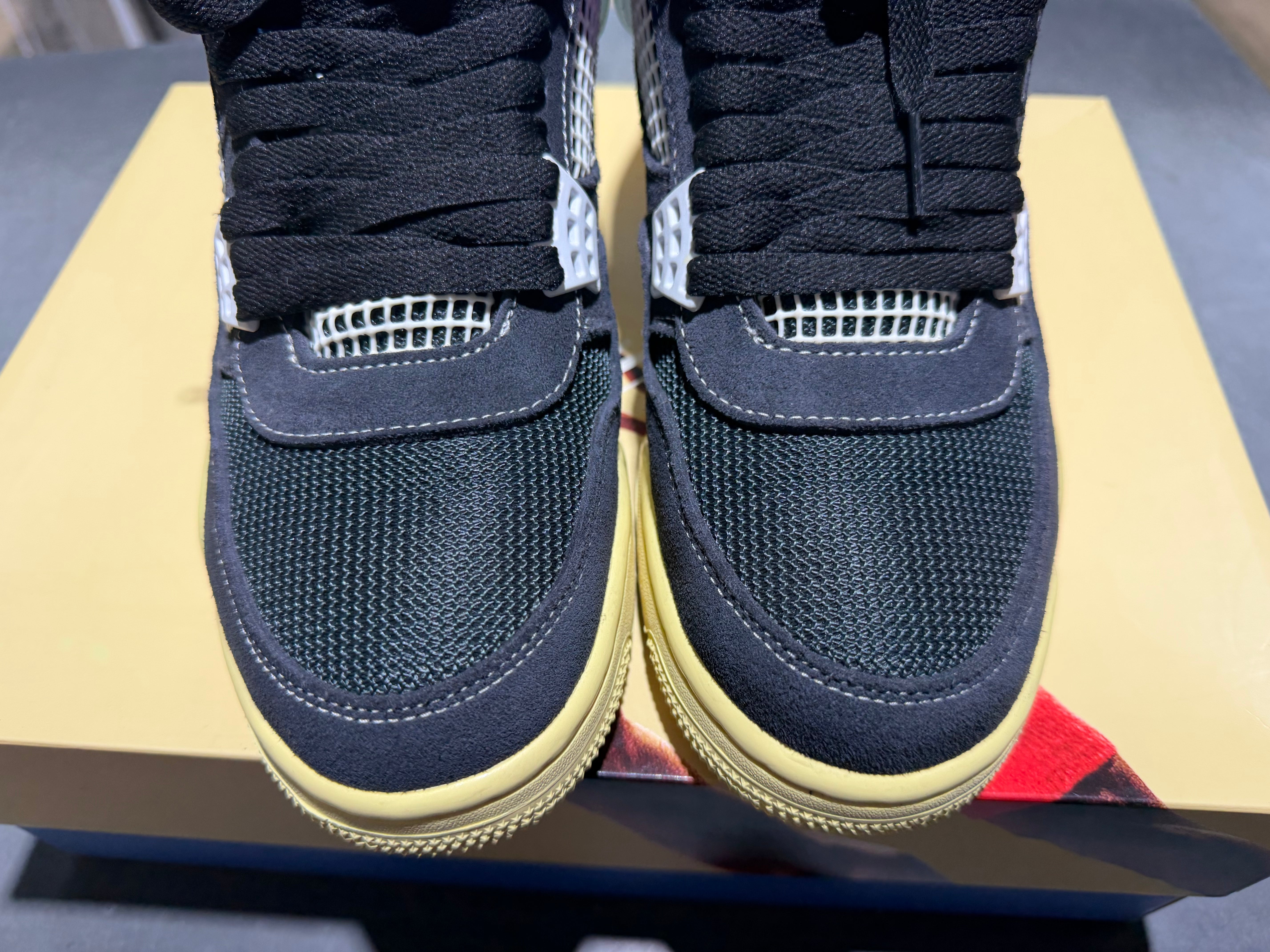 Air Jordan 4 Retro - Union Off Noir Size 9.5