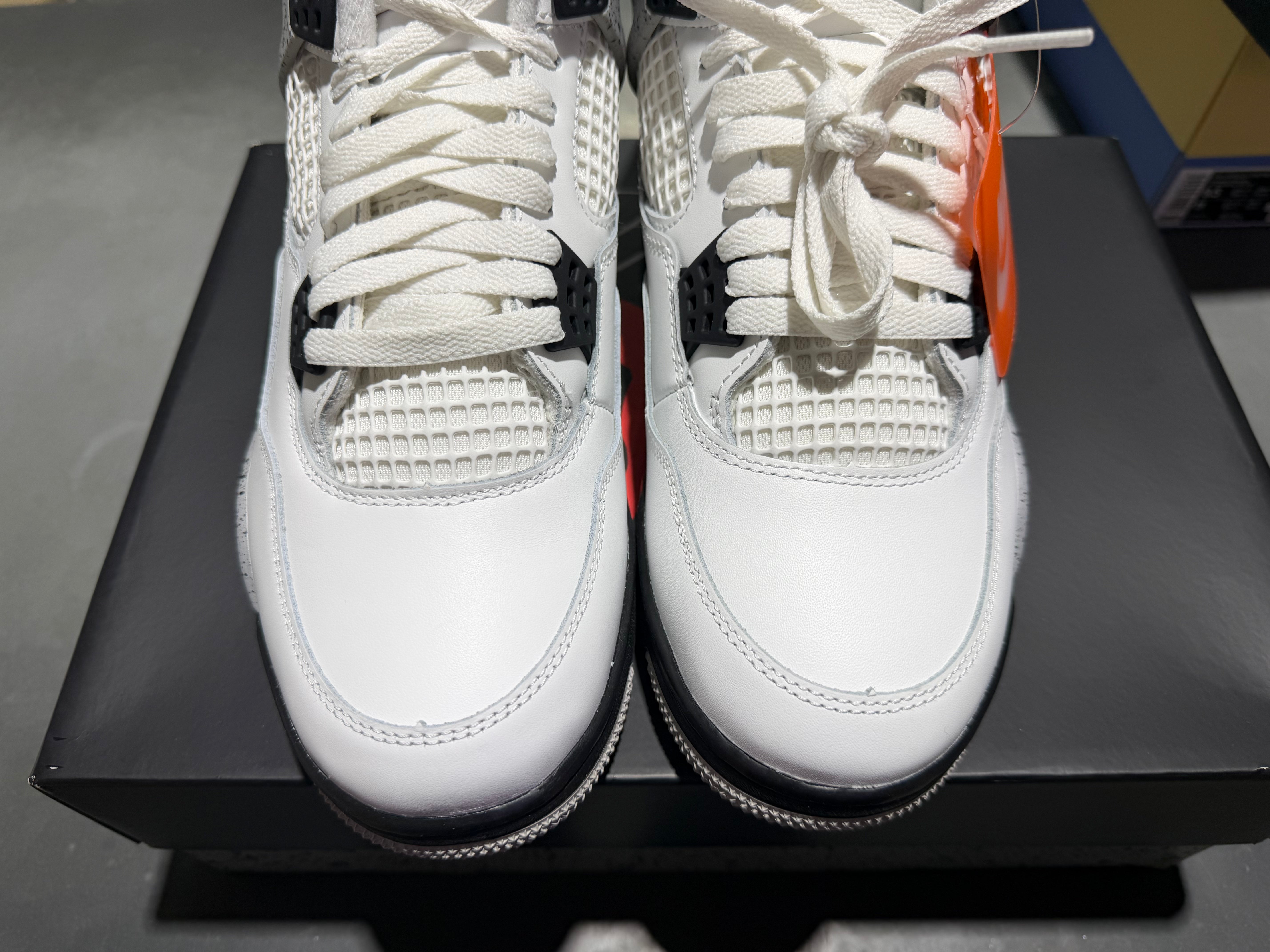 Air Jordan 4 Retro - White Cement 2025 SIze 10.5