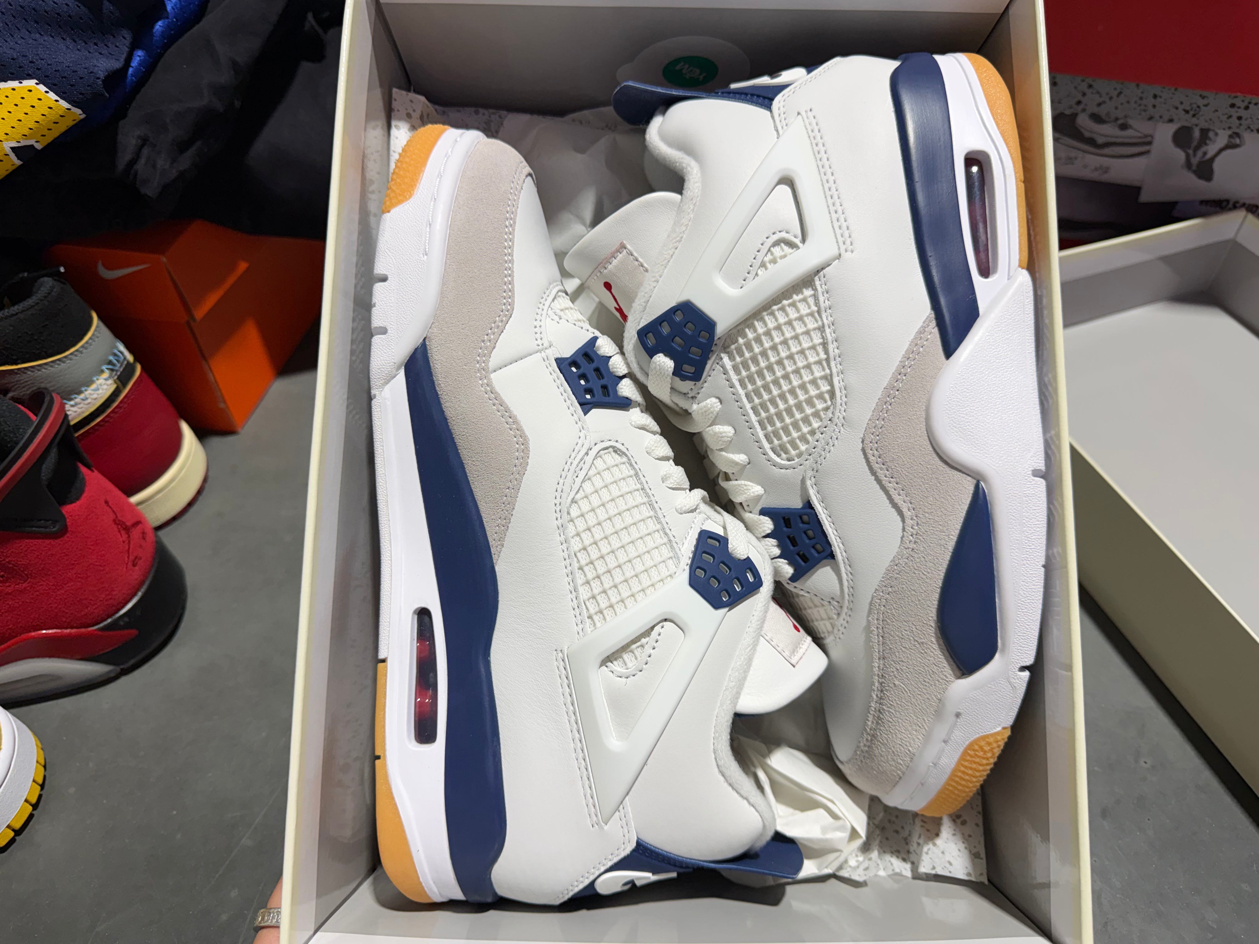Air Jordan 4 Retro SP x Nike SB - Navy Size 9