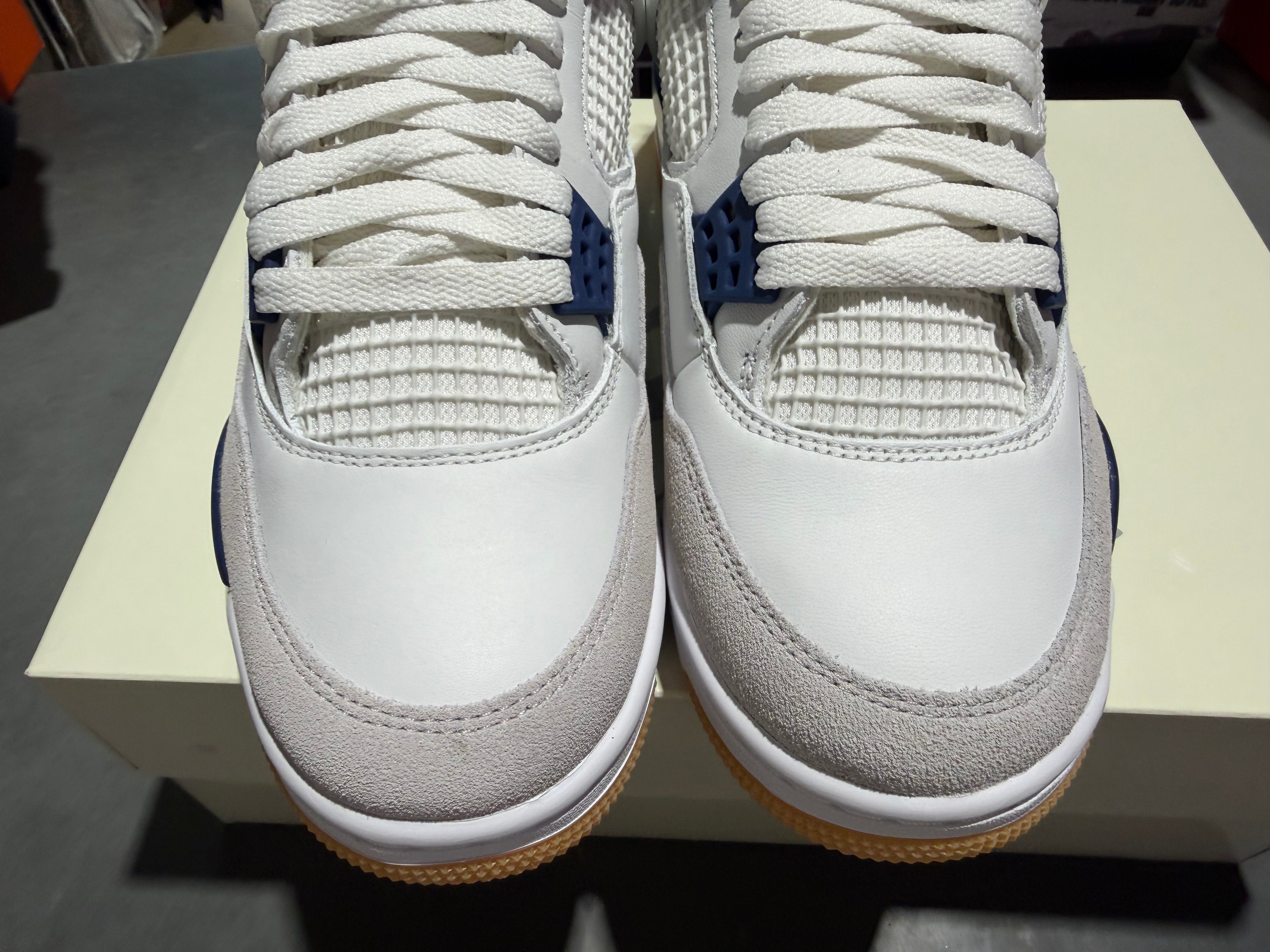 Air Jordan 4 Retro SP x Nike SB - Navy Size 9