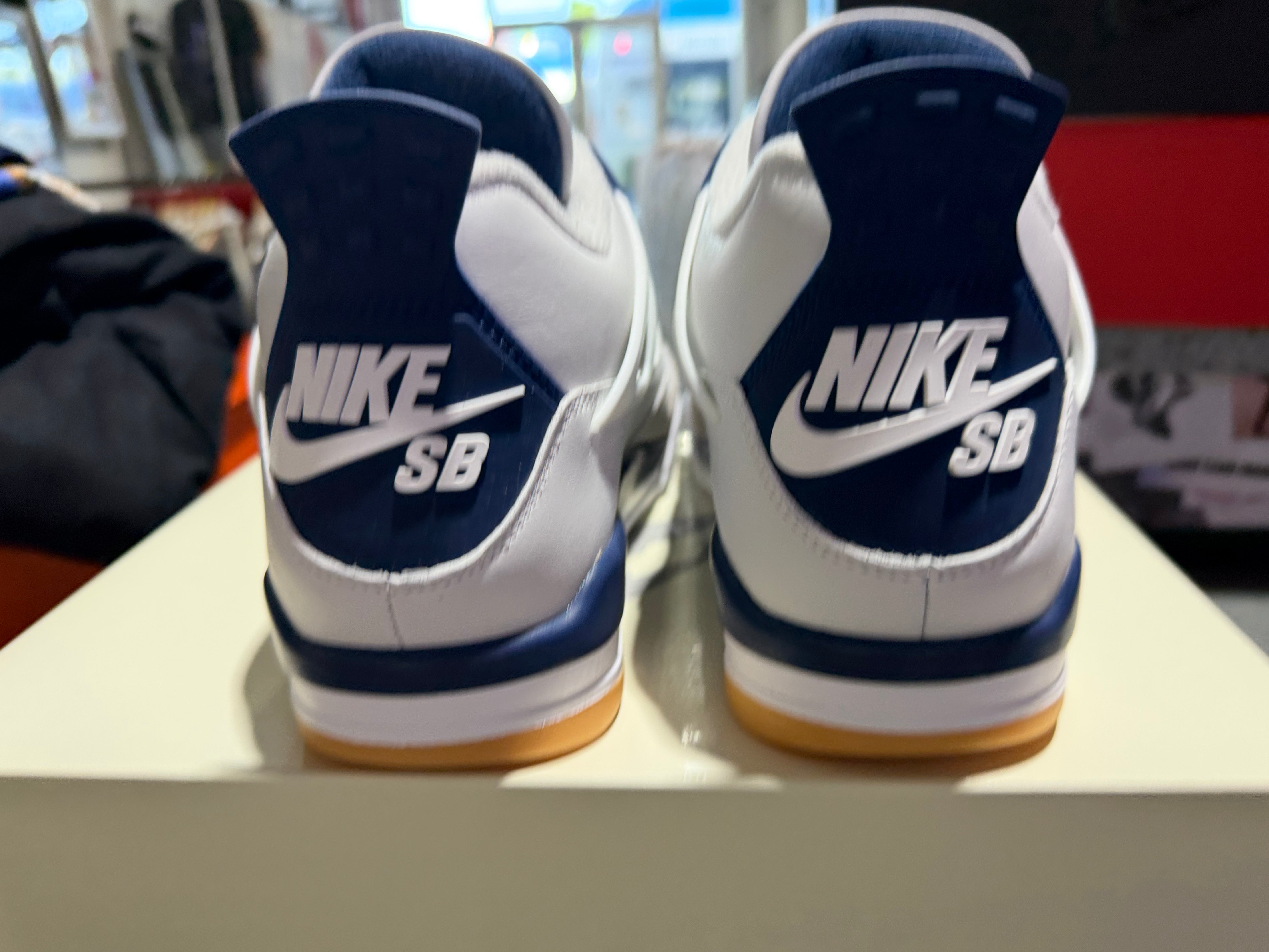 Air Jordan 4 Retro SP x Nike SB - Navy Size 9