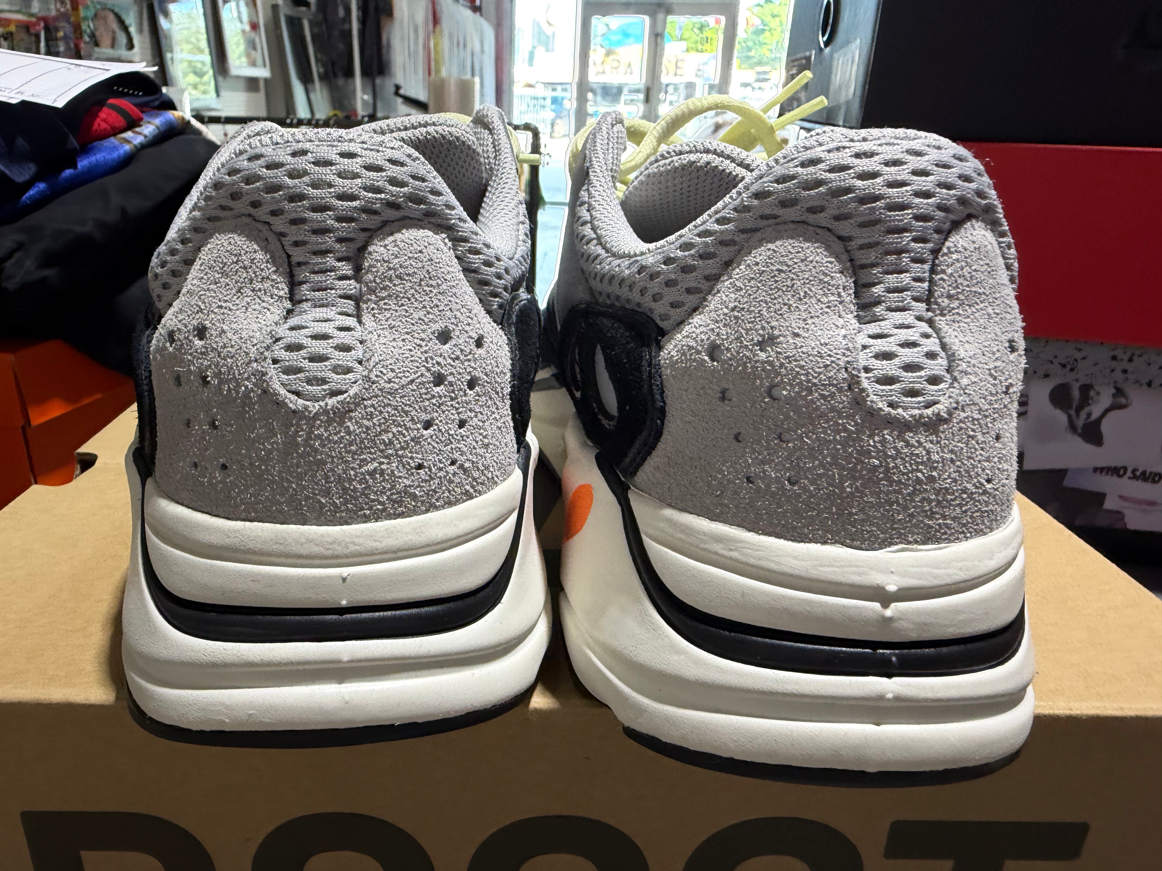 Adidas Yeezy Boost 700 - Wave Runner Size 9