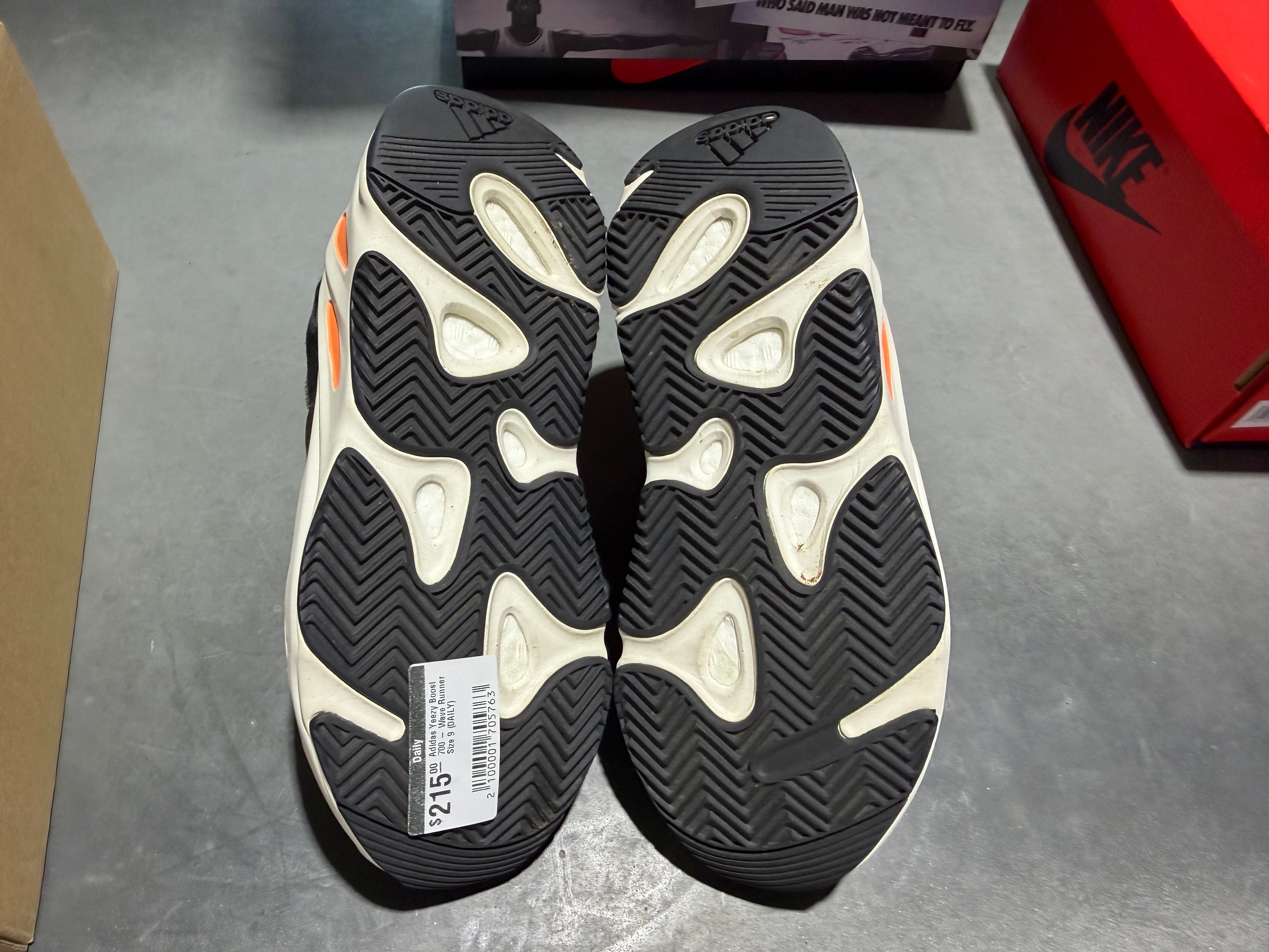 Adidas Yeezy Boost 700 - Wave Runner Size 9