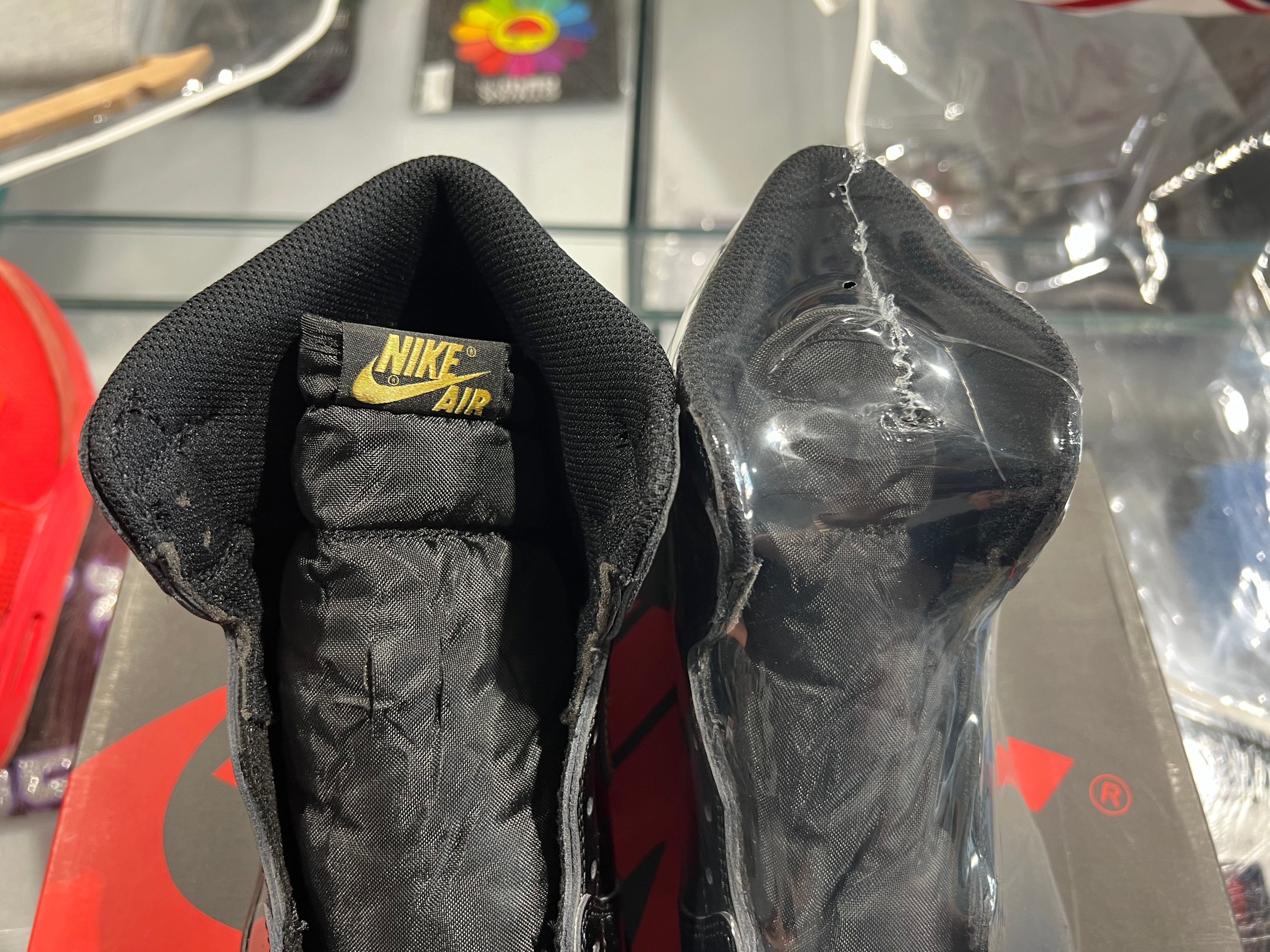 Air Jordan 1 Retro High - Black Metallic Gold 2020 Size 11